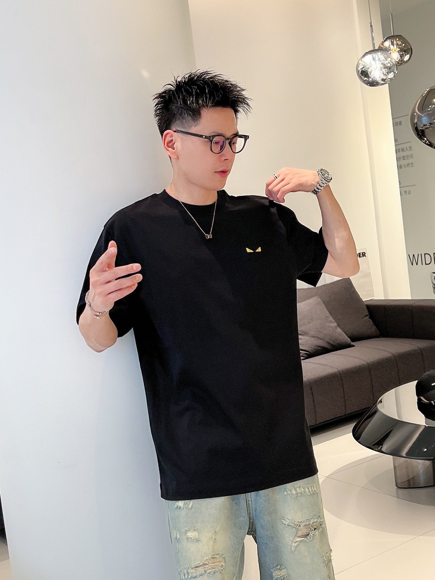 Fend*🆕 25/ss春夏新款棉质圆领短袖T恤 胸前经典小眼睛👀标识 顶级丝光棉面料定制 标准版型黑 