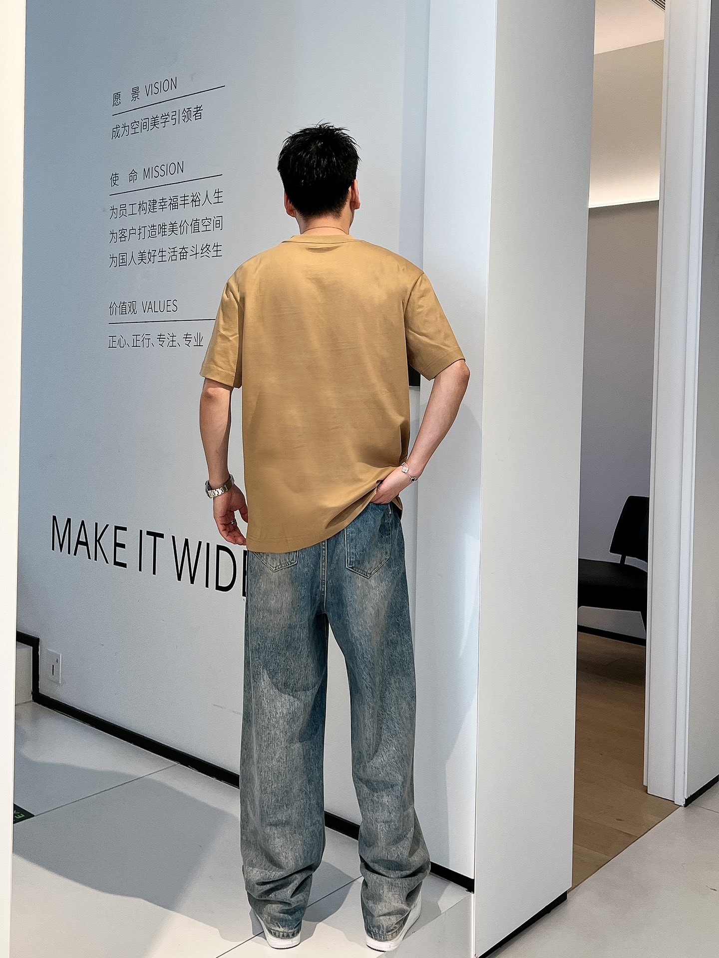 巴宝莉 🔥🔥Ss春夏最新款短袖T恤，手感柔软，穿着舒适，做工精细.上身效果无敌帅气，码数S-2XL