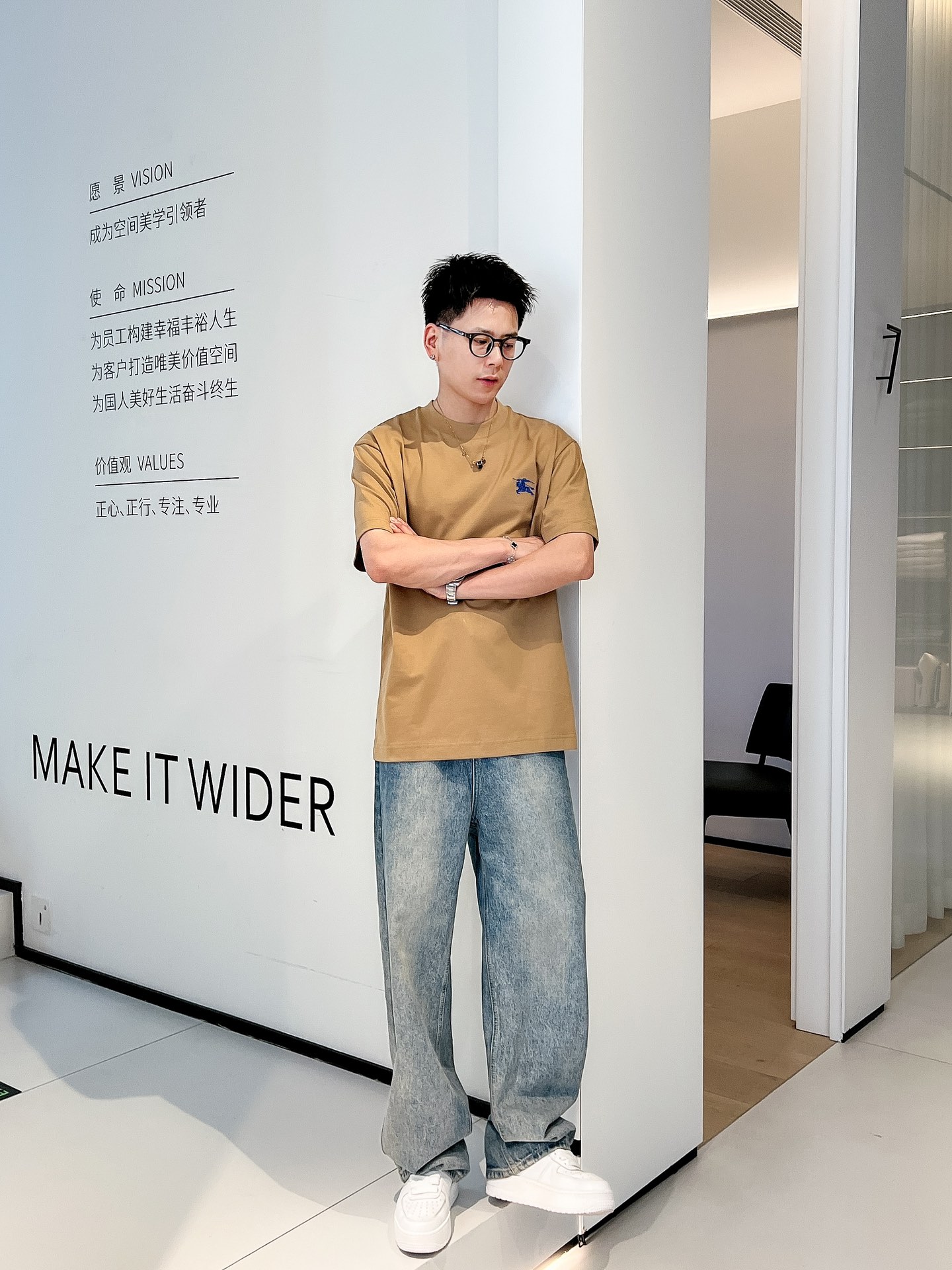 巴宝莉 🔥🔥Ss春夏最新款短袖T恤，手感柔软，穿着舒适，做工精细.上身效果无敌帅气，码数S-2XL