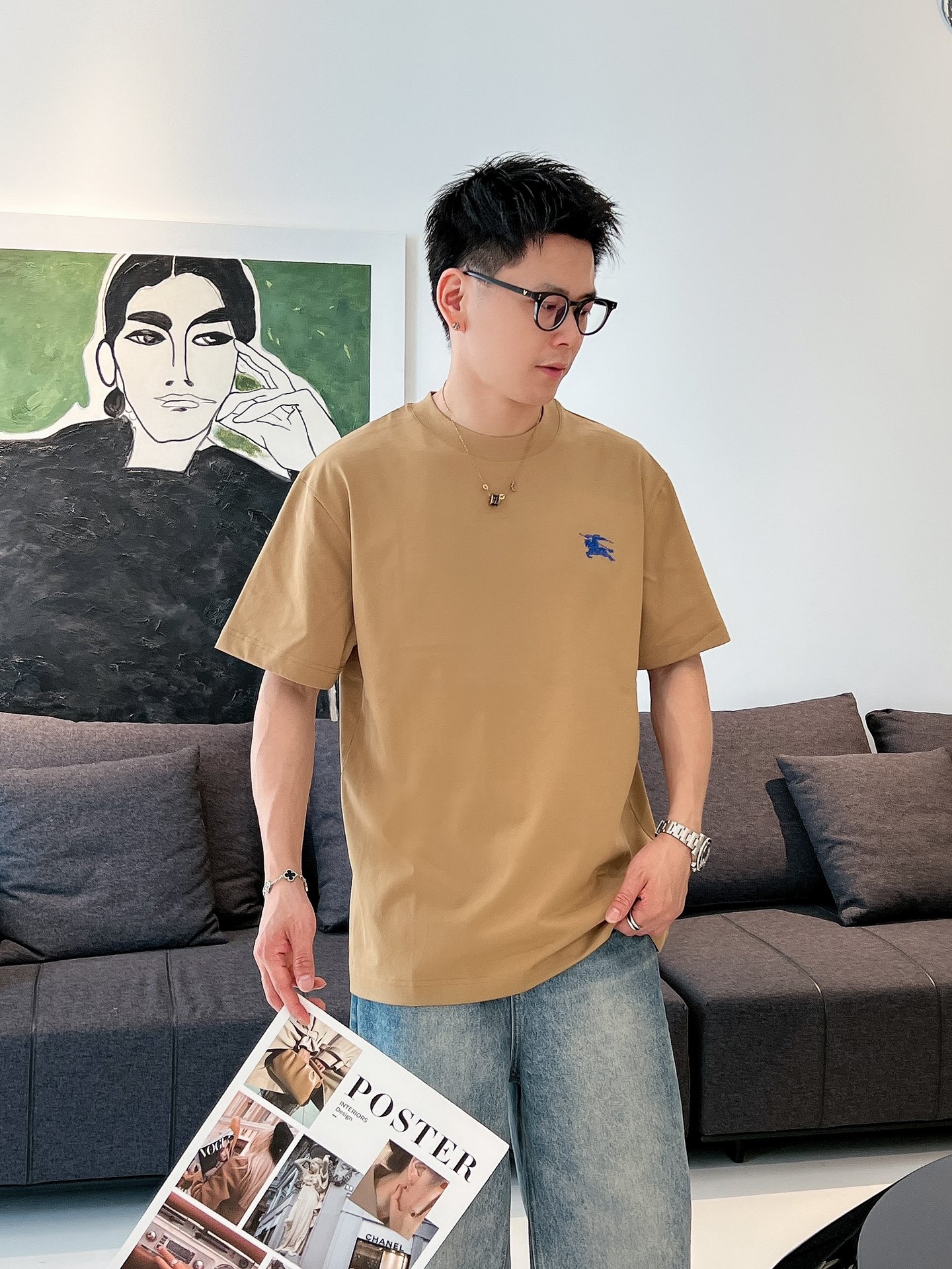 NO:121134,Burberry 1930Ss spring and summer latest short-sleeved T-shirt, soft touch, comfortable wearing, fine workmanship. The upper body effect is invincible and handsome, size S-2XL, burberry, T-shirt, tees, t-shirt, alexander wang19860909巴宝莉 1930Ss春夏最新款短袖T恤,手感柔软,穿着舒适,做工精细.上身效果无敌帅气,码数S-2XL,,burberry,T-shirt,tees，t-shirt,alexander wang,Men's clothing