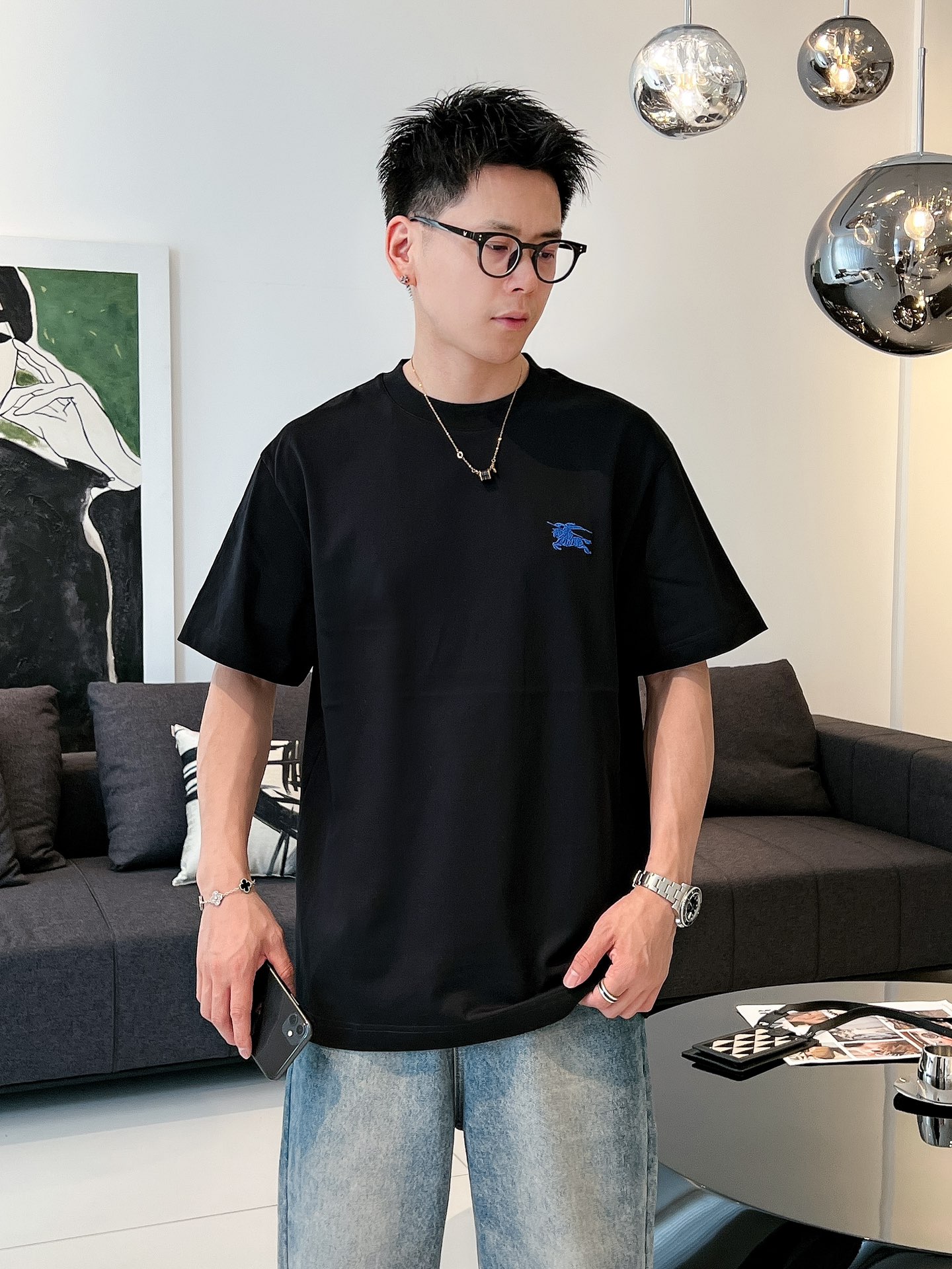 NO:121128,Burberry 1930Ss spring and summer latest short-sleeved T-shirt, soft touch, comfortable wearing, fine workmanship. The upper body effect is invincible and handsome, size S-2XL, burberry, T-shirt, tees, t-shirt, alexander wang19860909巴宝莉 1930Ss春夏最新款短袖T恤,手感柔软,穿着舒适,做工精细.上身效果无敌帅气,码数S-2XL,,burberry,T-shirt,tees，t-shirt,alexander wang,Men's clothing