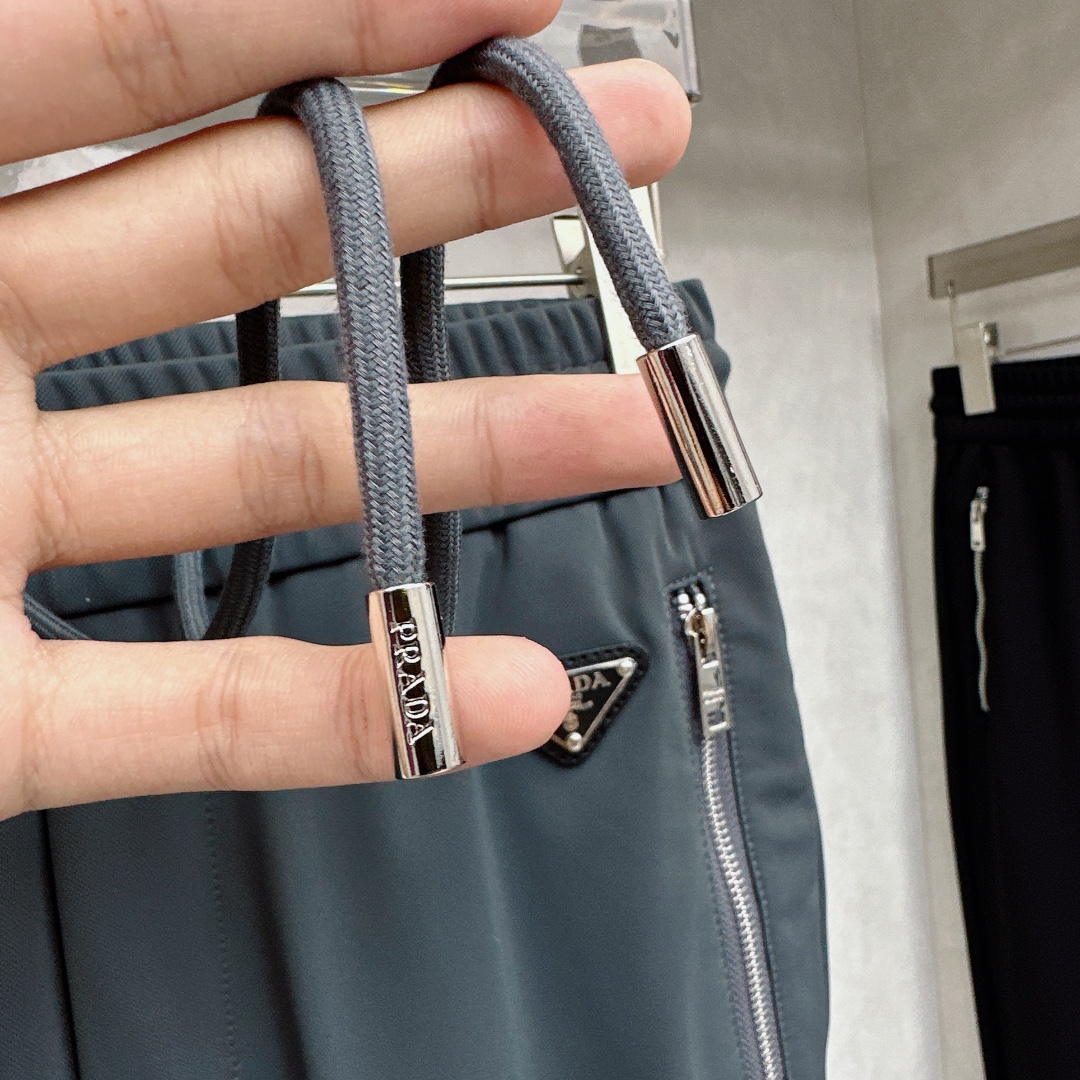 Prada  休闲裤服装 6