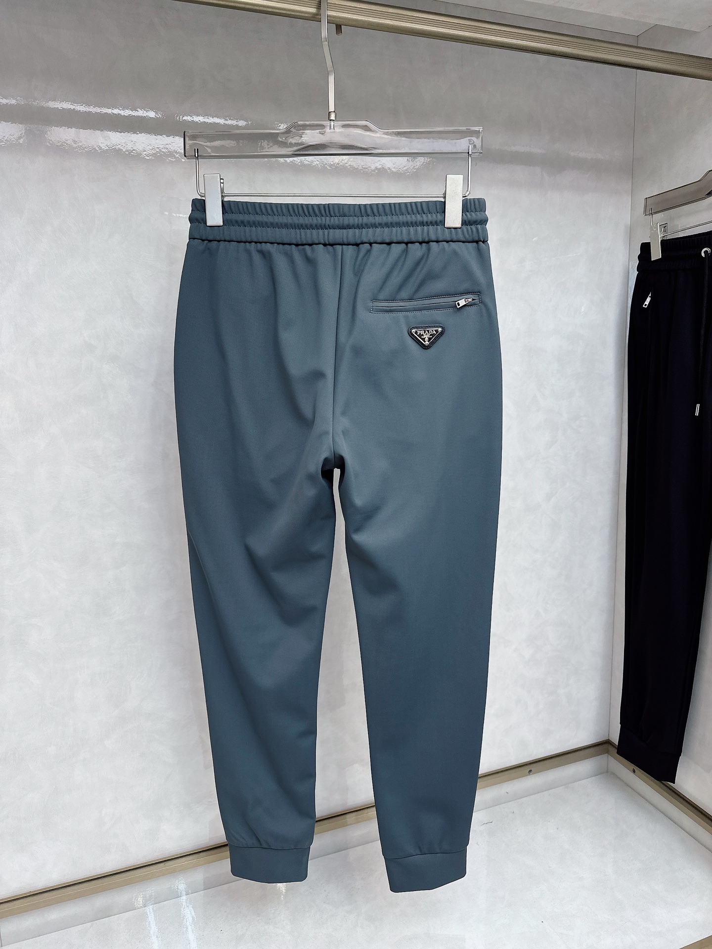 Prada  休闲裤服装 8