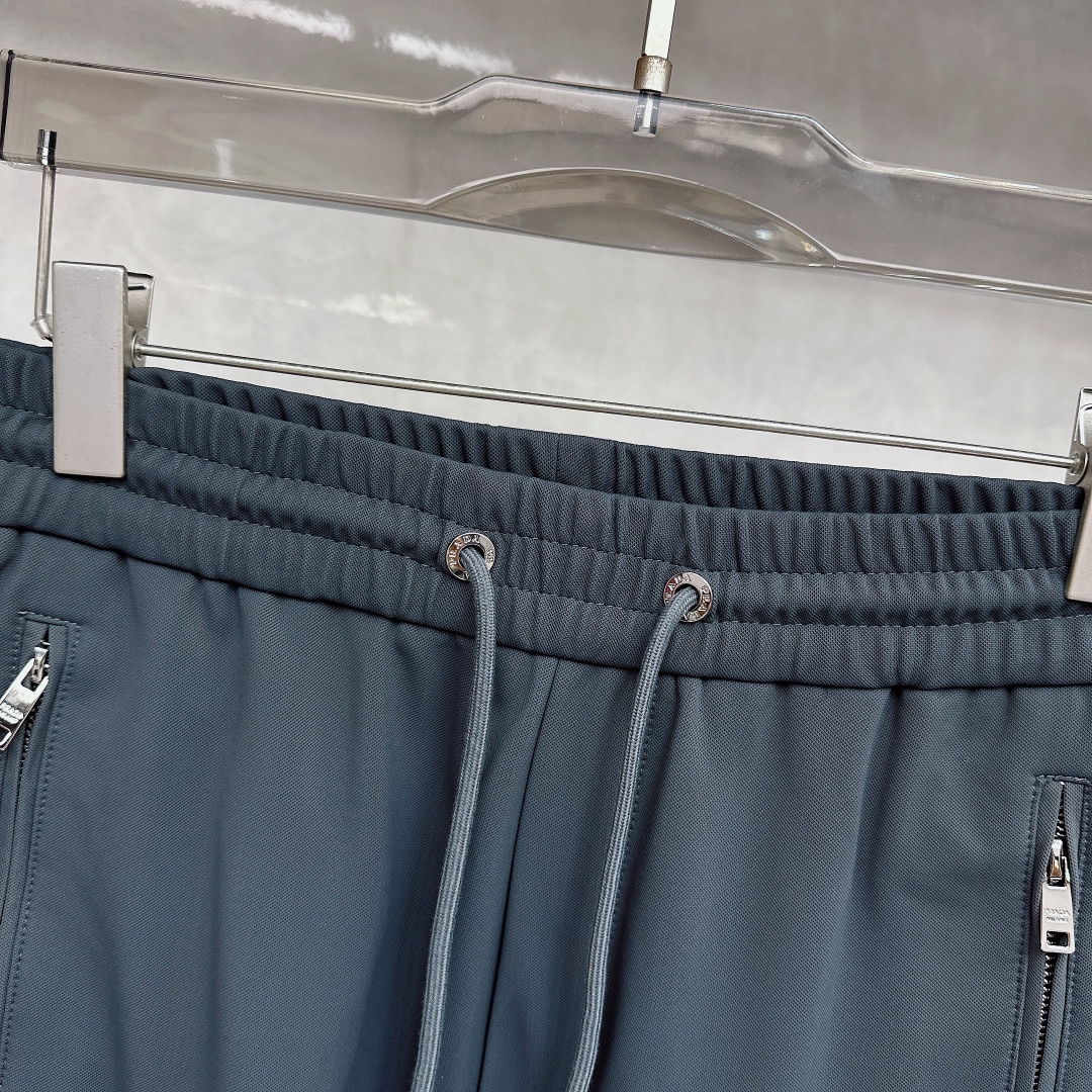 Prada  休闲裤服装 5