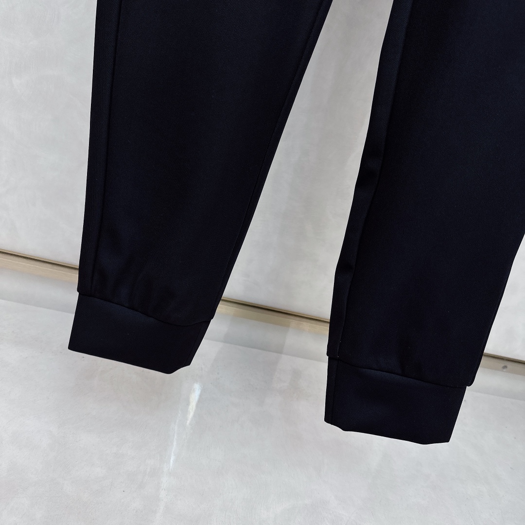 Prada  休闲裤服装 8