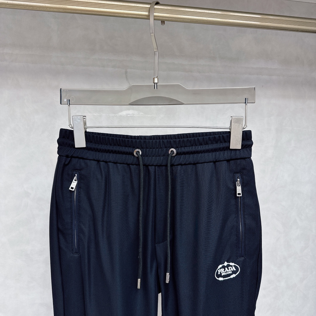 Prada  休闲裤服装 3