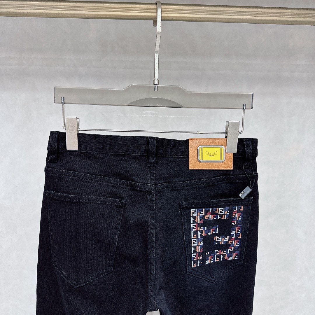 Fendi  牛仔裤服装,男 9