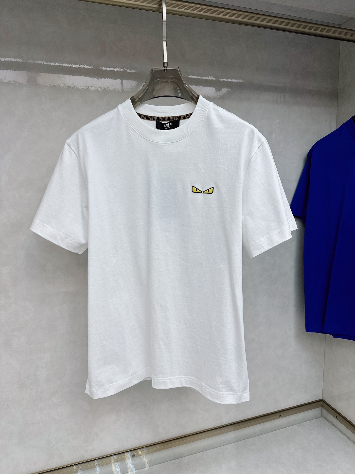  Fend*🆕 2025ss春夏新款棉质圆领短袖T恤 胸小怪兽眼睛标识 顶级丝光棉面料定制 标准版型 
