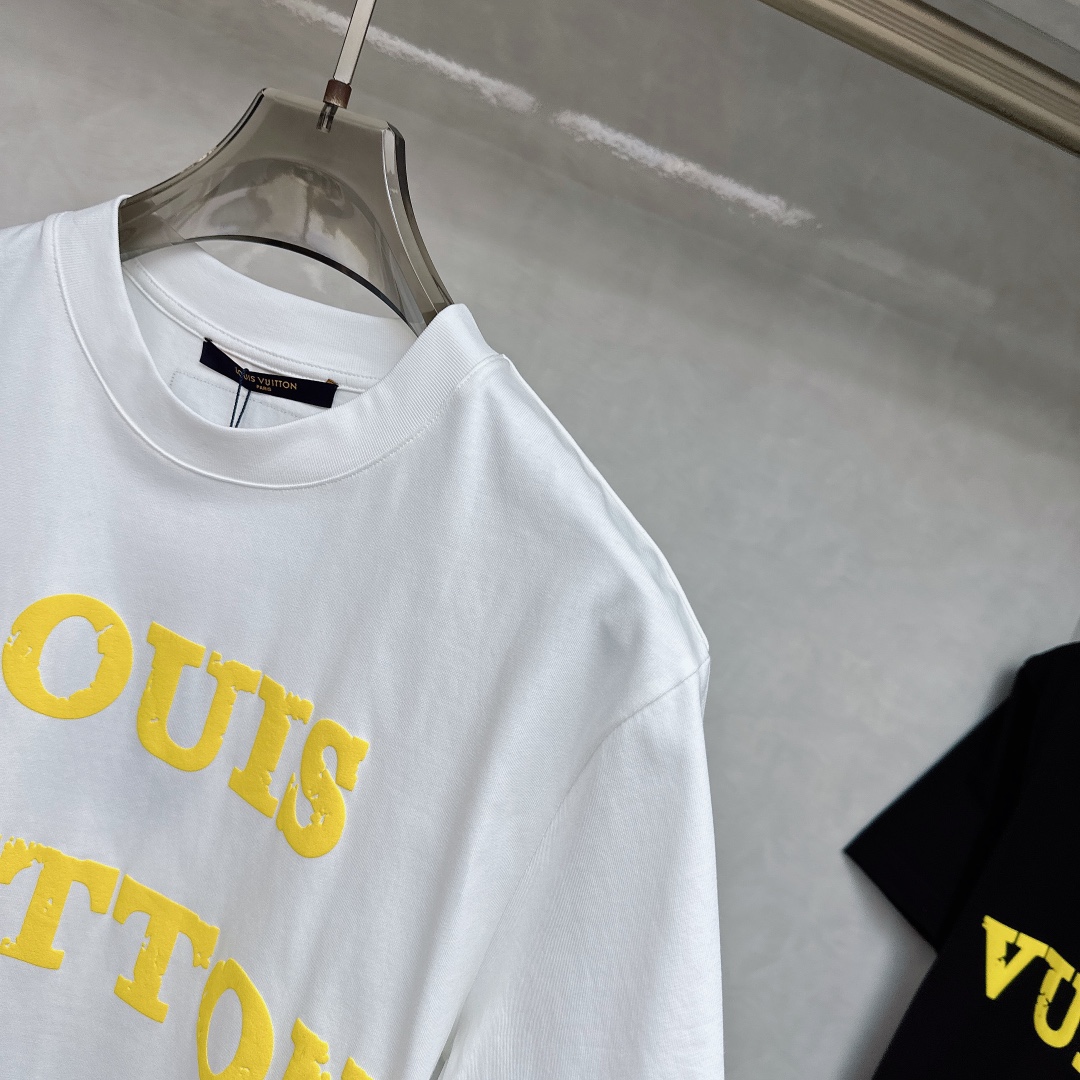  LV 2025早春 最新款短袖T恤，原标 定制面料，手感柔软，穿着舒适，做工精细.上身效果无敌帅气， 