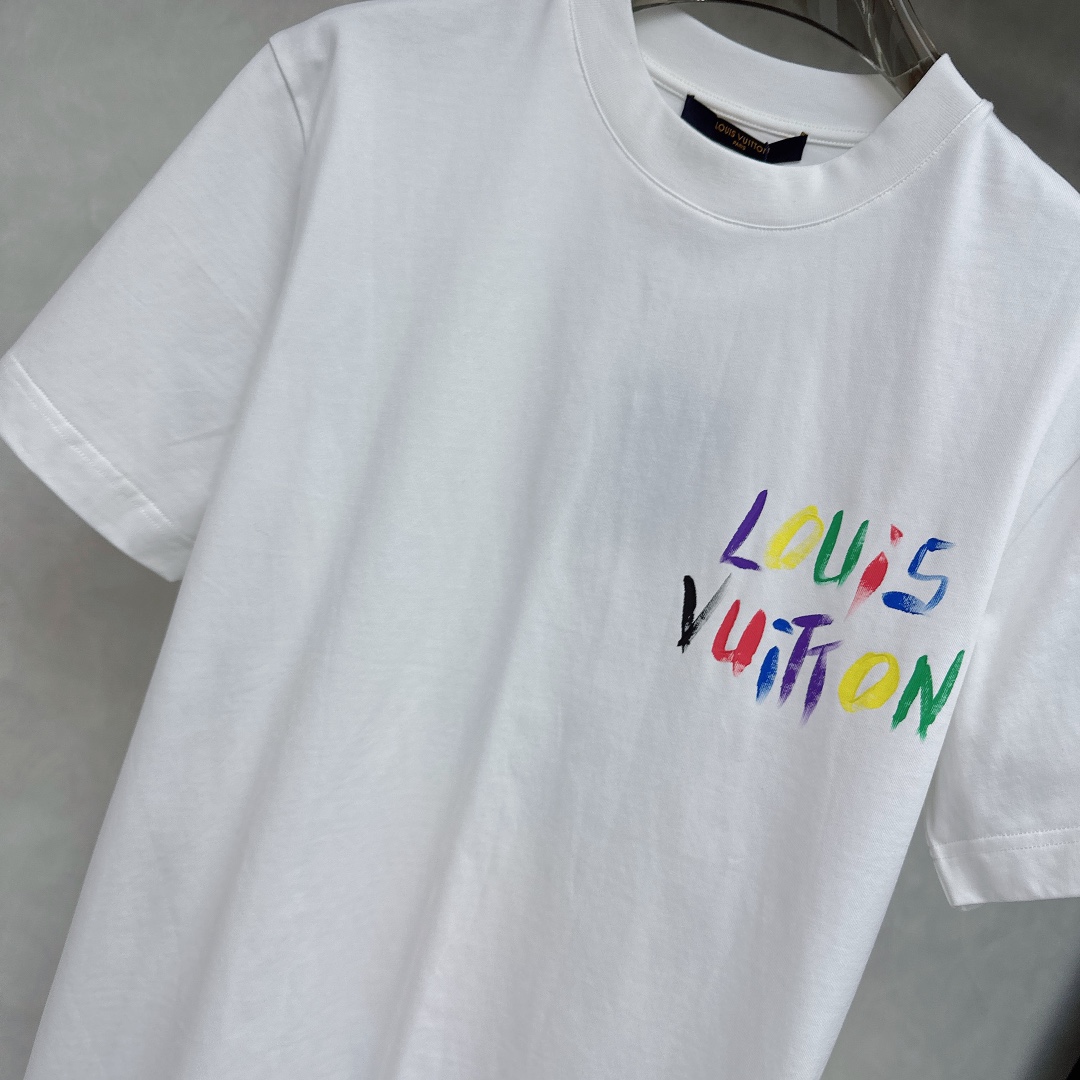  LV 🆕 2025ss春夏新款棉质圆领短袖T恤 胸前后背手绘涂鸦工艺 顶级丝光棉面料定制 标准版型
黑