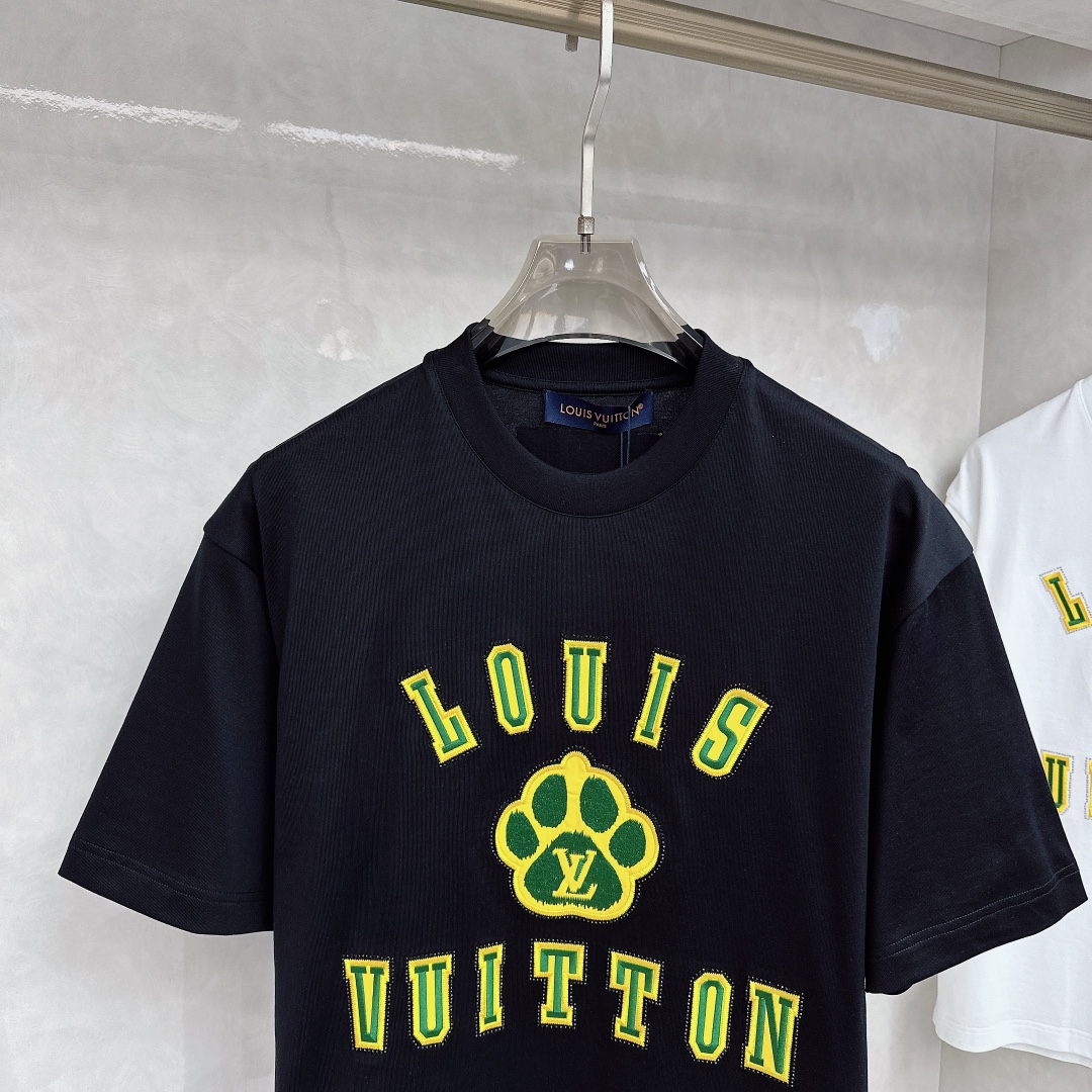  LV 2025春夏新款首发专柜最新款短袖圆领T恤 高端订制 设计前卫时尚！品牌logo重工艺设计 高端