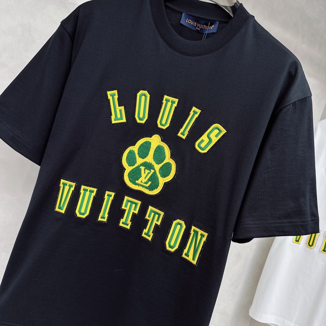  LV 2025春夏新款首发专柜最新款短袖圆领T恤 高端订制 设计前卫时尚！品牌logo重工艺设计 高端