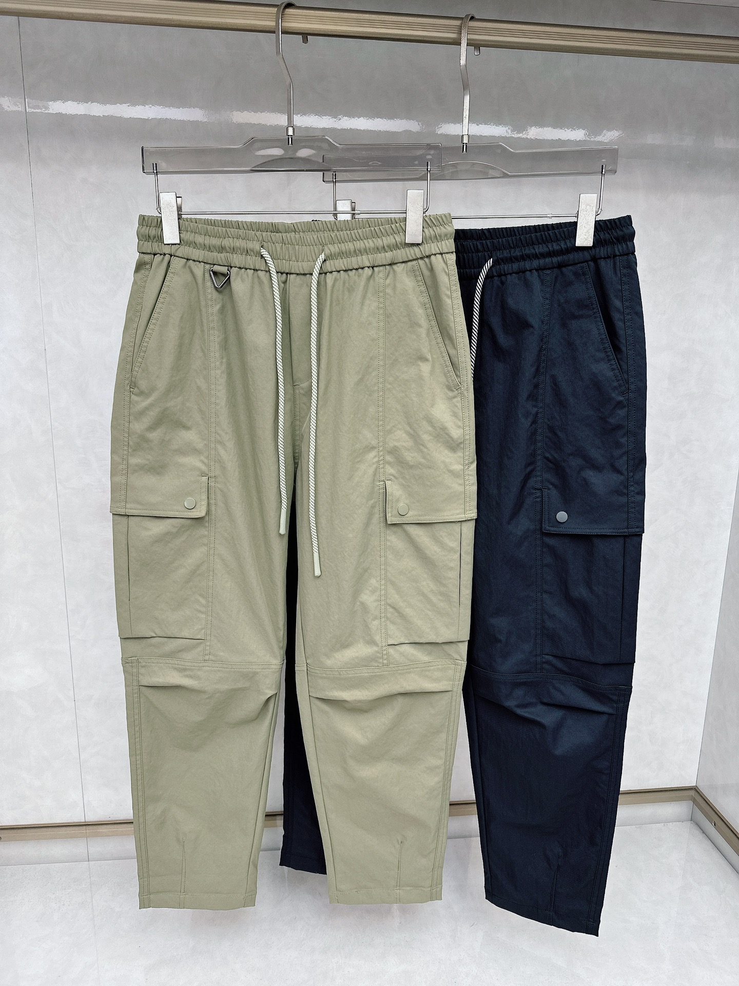 NO:117046,Balenciaga 2025 early spring latest casual pants counter 1:1 top replica, full quality!  A must-have item for trendy people!  The old man who knows the goods quickly starts with size M~3XL, balenciaga, alexander wang19860909巴黎世家 2025早春最新休闲裤专柜1:1顶级复刻,全品相！潮人必备单品！懂货的老铁赶紧下手 尺码M~3XL,,balenciaga,alexander wang,Men's clothing