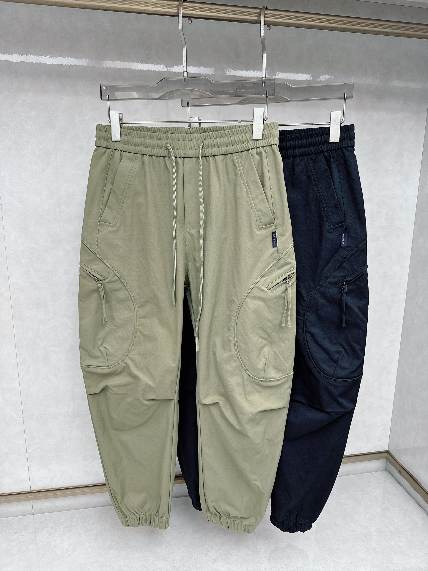NO:117045,The latest casual pants counter in early spring 2025 is 1:1 top replica, full quality!  A must-have item for trendy people!  Old iron who knows the goods quickly starts with size M~3XL, alexander wang198609092025早春最新休闲裤专柜1:1顶级复刻,全品相！潮人必备单品！懂货的老铁赶紧下手 尺码M~3XL,,alexander wang,Men's clothing