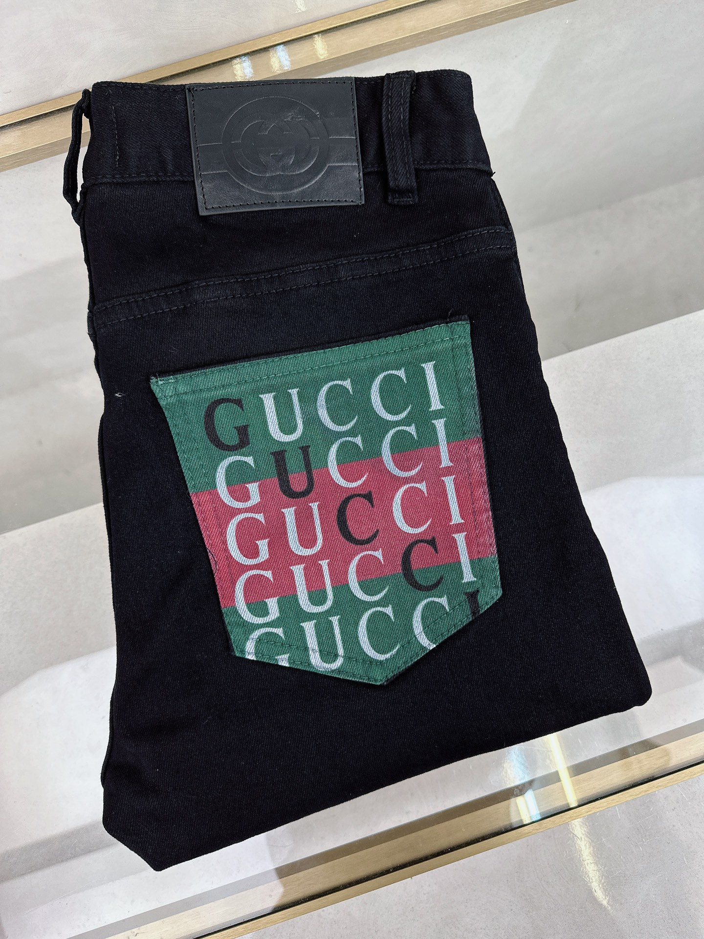 NO:123543,Guqi's new spring and summer models are on the market in stock, original single hot jeans are super customized, original hardware, super heavy industry technology, excellent style, impeccable details!  The style is not picky, it is very high-end, and the good products are not waiting for everyone. If you like it, hurry up and start, size 29-38, jeans, alexander wang19860909古奇 春夏新款现货上市,原单爆款牛仔裤超级定制款,原版五金,超级重工工艺,版型超赞细节做工无可挑剔！款式不挑人,特别高档,好货不等人,看中赶紧下手,尺码29-38,,jeans,alexander wang,Men's clothing