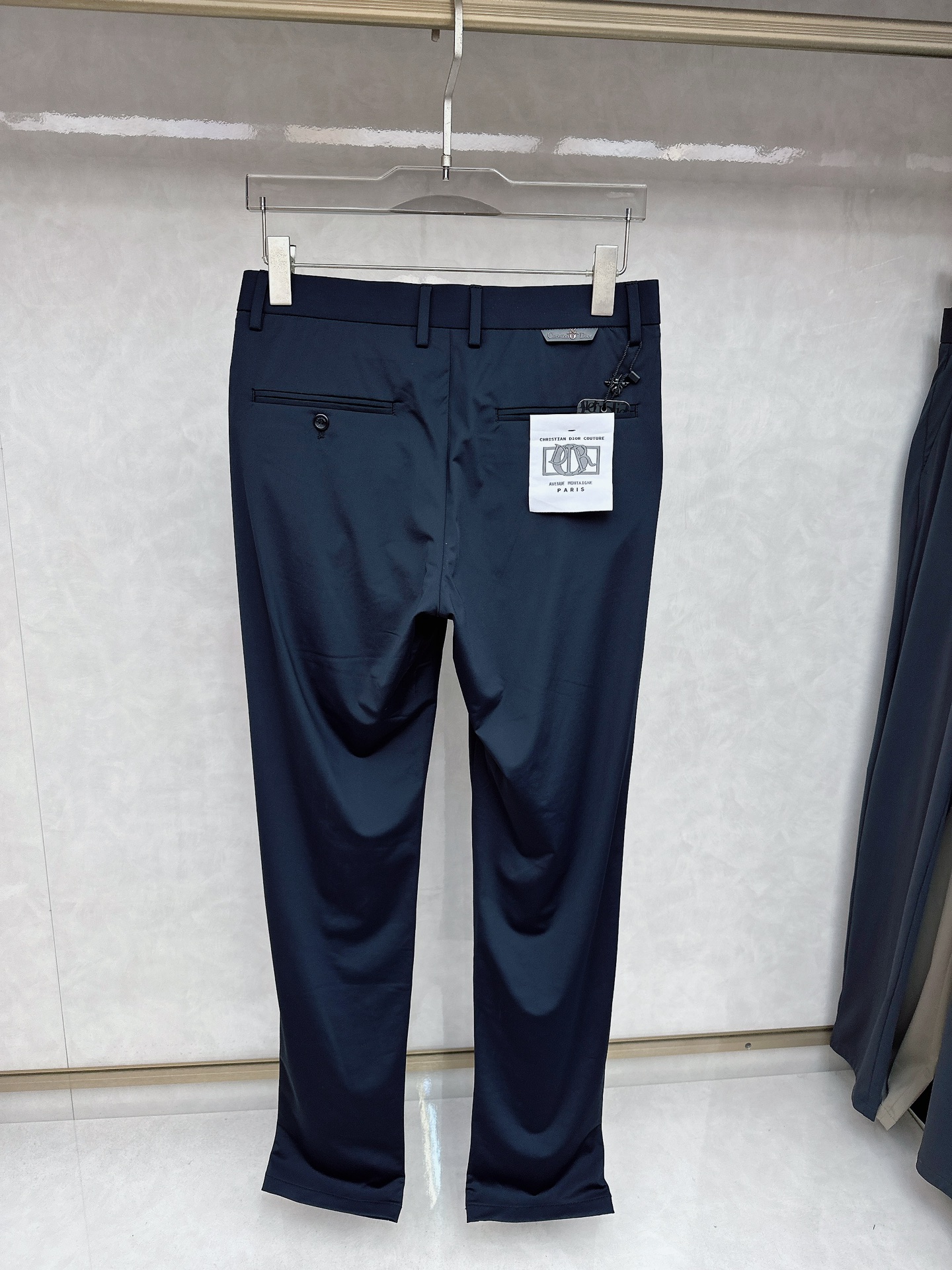  迪奥 2025ss春夏新品，官网同步有售，男士高端商务休闲西裤，高端进口面料，带弹力，后兜采用今年最新