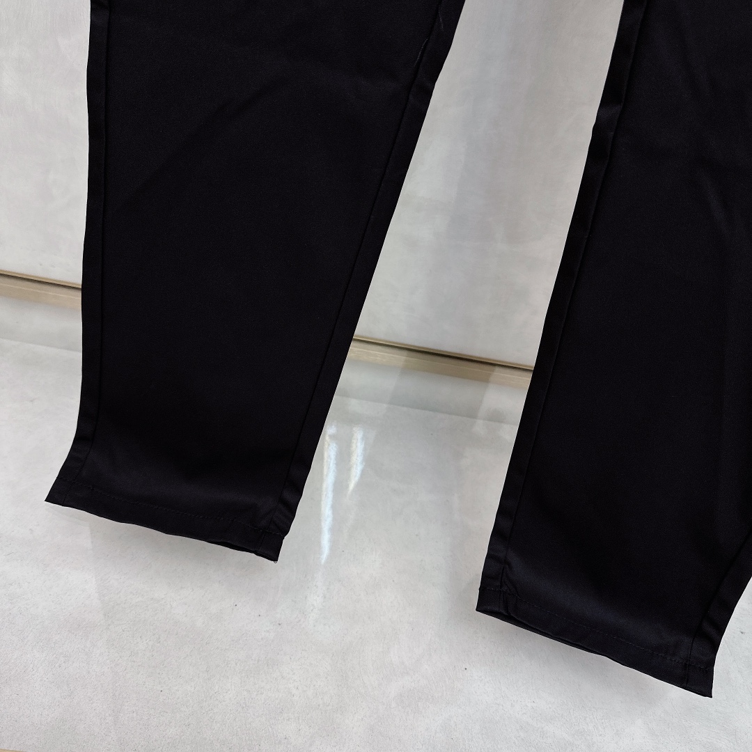  Lss春夏新品，官网同步有售，男士高端商务休闲西裤，高端进口面料，带弹力，后兜采用今年最新款五金配件点