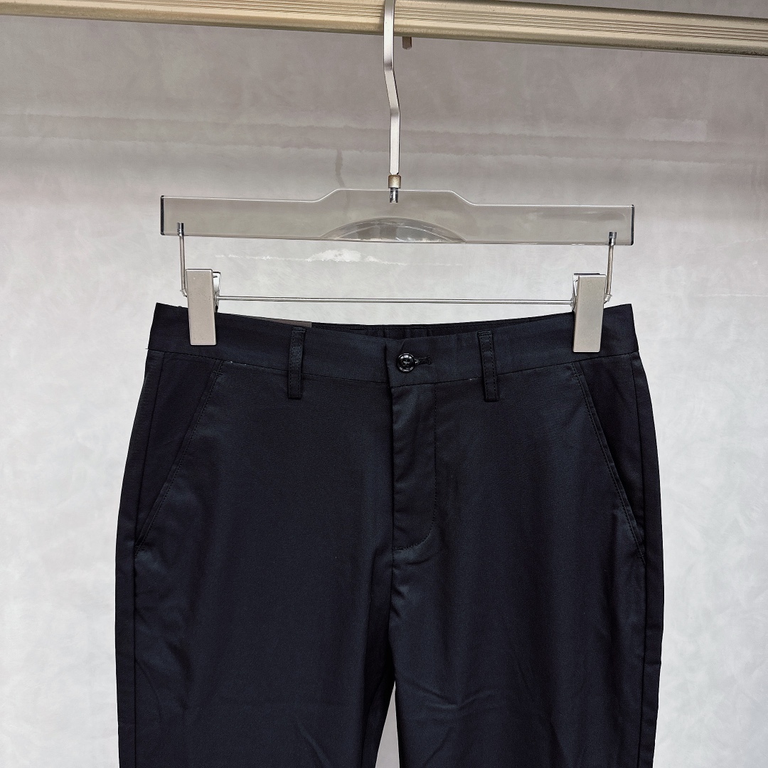  Lss春夏新品，官网同步有售，男士高端商务休闲西裤，高端进口面料，带弹力，后兜采用今年最新款五金配件点