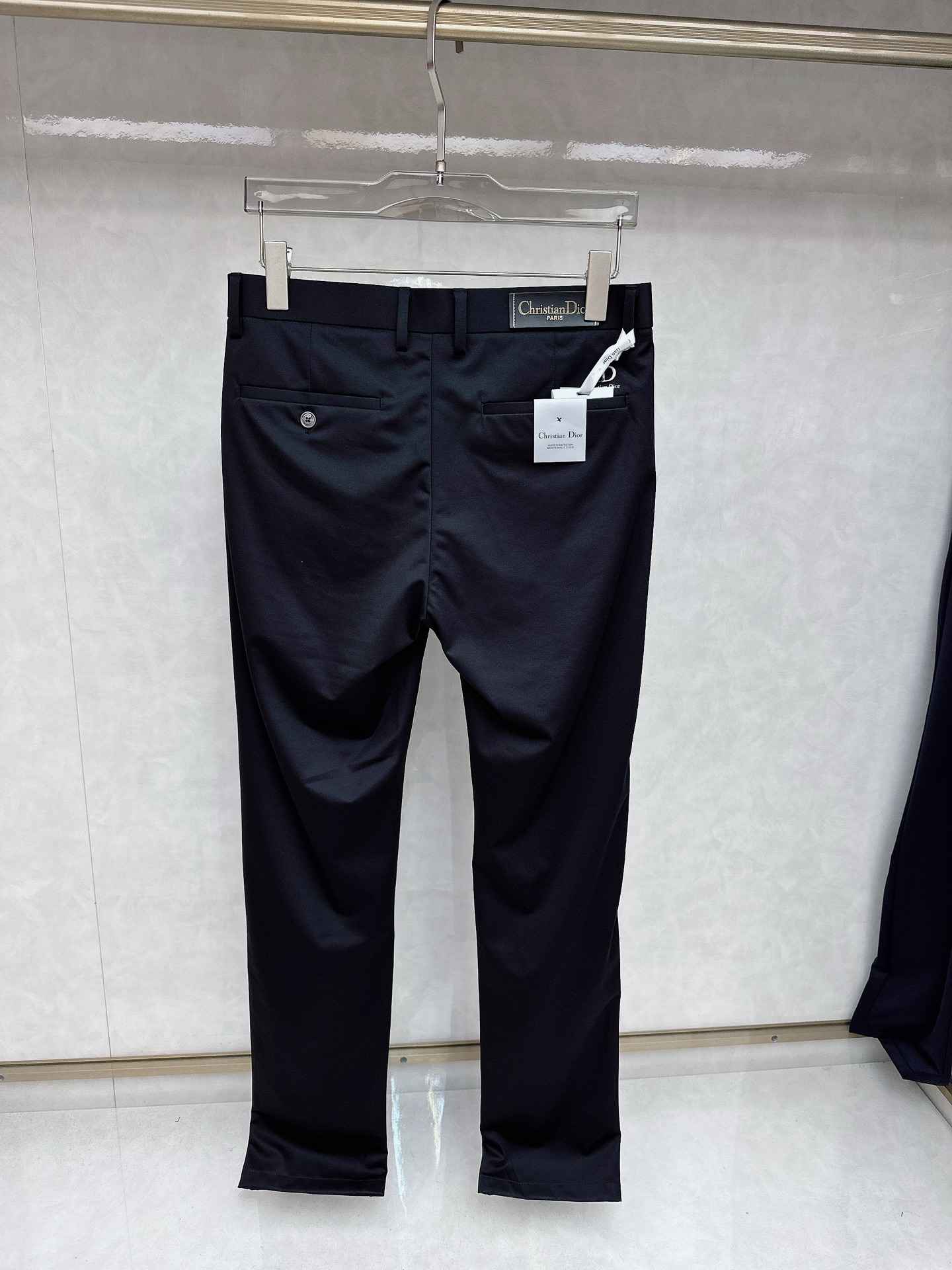  迪奥 2025ss春夏新品，官网同步有售，男士高端商务休闲西裤，高端进口面料，带弹力，后兜采用今年最新