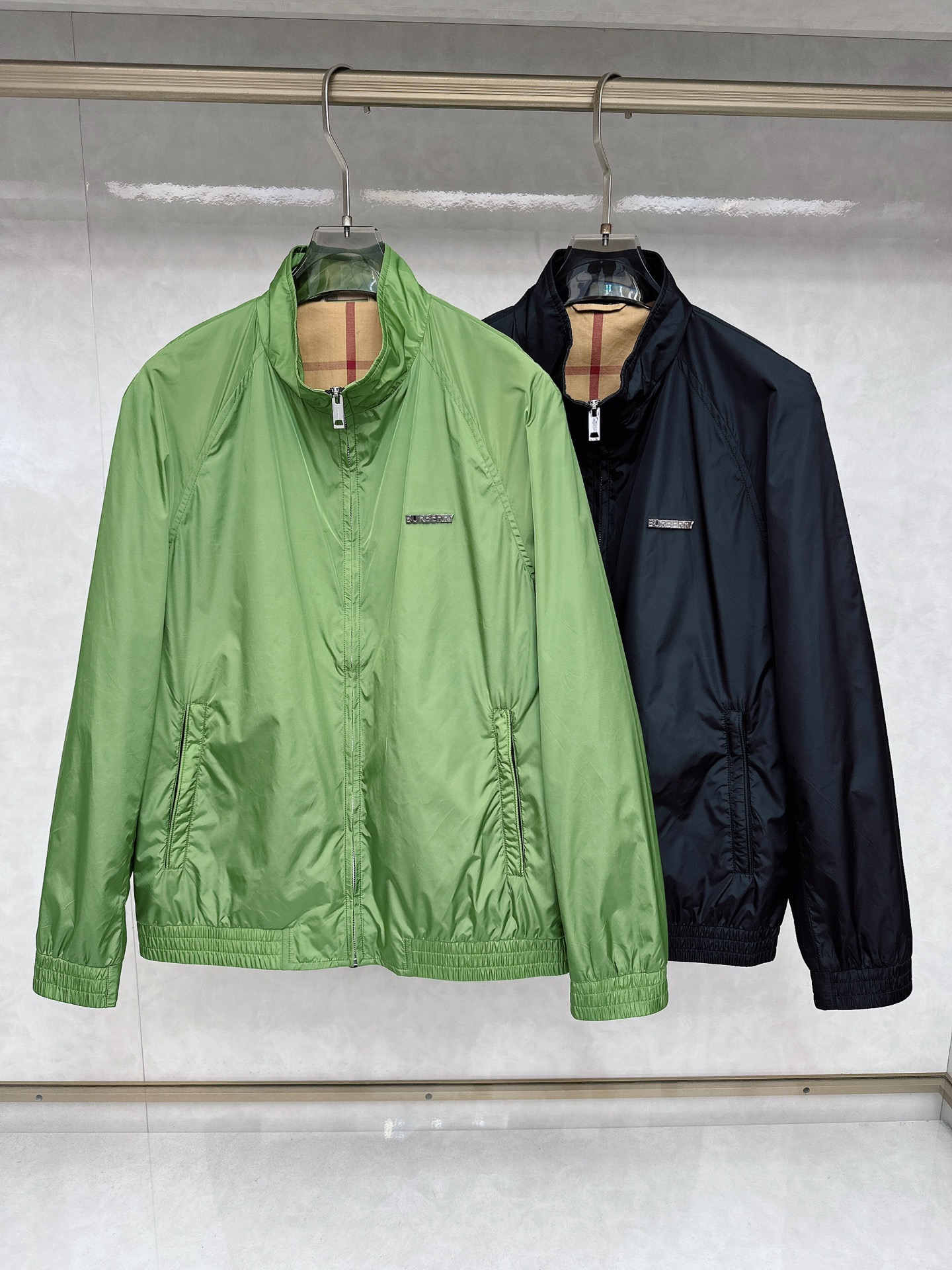 NO:123504,Burberry Spring new jacket Original 1:1 custom hardware accessories are fully imported and customized. Welcome to the counter comparison. Super soft Super heavy fabric has a perfect fit. Pay attention to the super comfortable fabric. Exclusive model. Non-market goods. Same size for men and women. M-XXXL, burberry, jackets & coats, alexander wang19860909巴宝莉 春款新款夹克 原版1:1订制五金配件全进口原版定制 欢迎专柜对比 超柔软 超级重面料做工杠杠的版型完美 注意面料超舒服 独家款 非市场货 男女同款尺码M一XXXL,,burberry,jackets & coats,alexander wang,Men's clothing