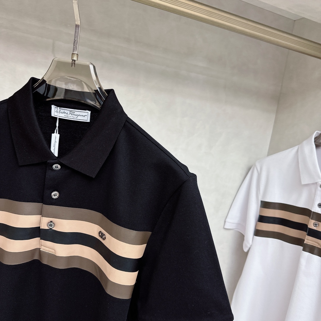 “High-End Men’s Summer Fashion: Classic Logo Polo Suit with Luxurious Details and Top-Quality Craftsmanship” - 图片 4