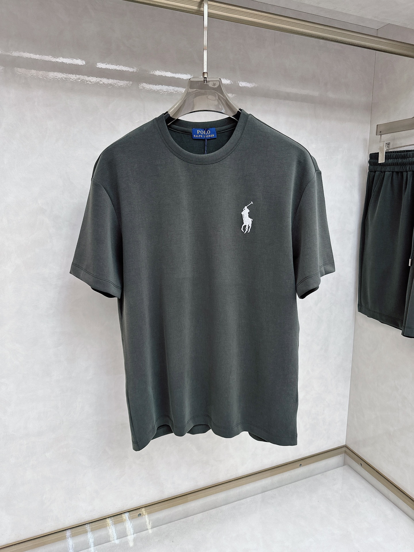 P850 😊🔥🔥5063ss new short-sleeve suit, same for men and women. It’s a great upper body - 图片 2