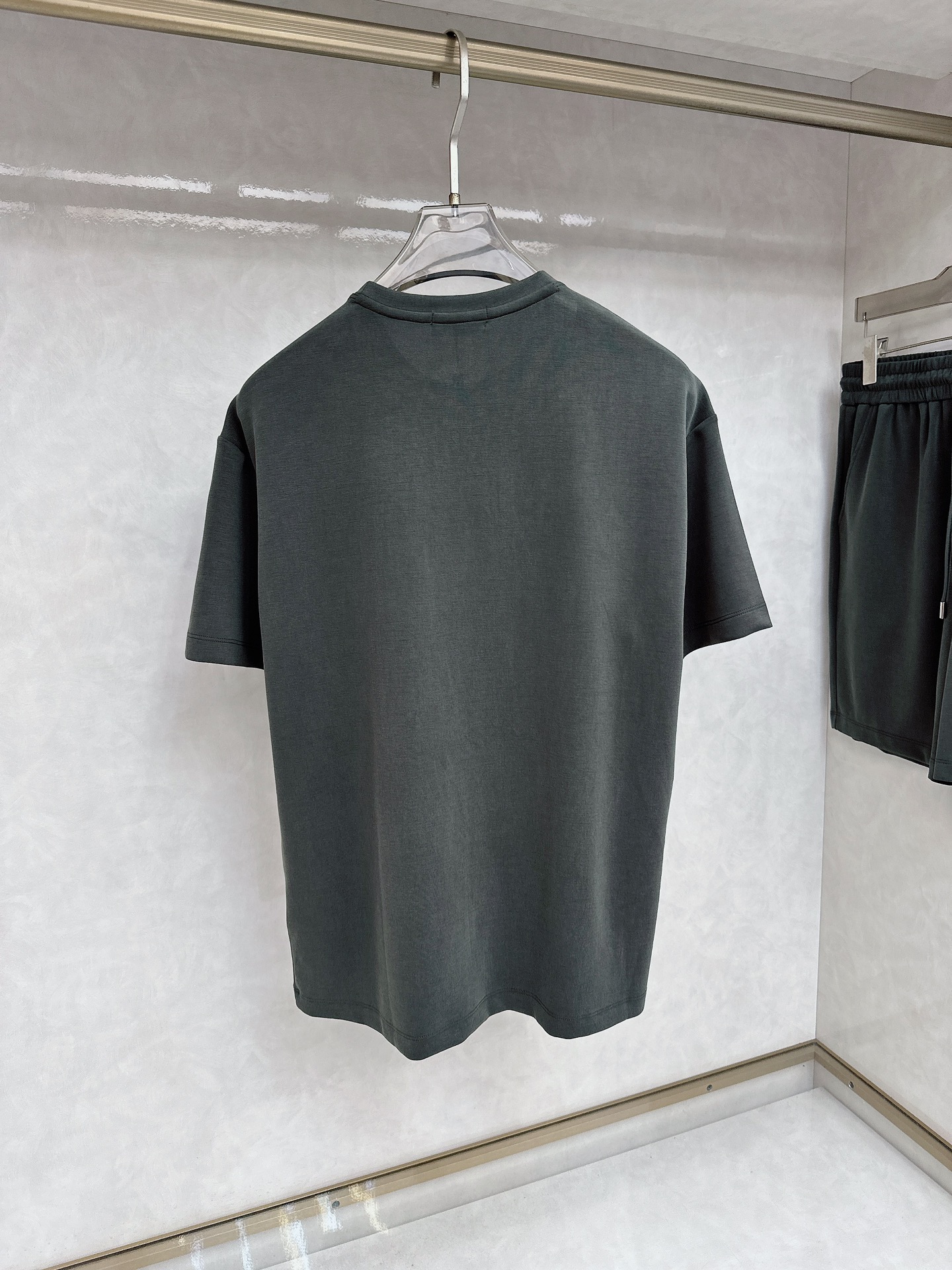 P850 😊🔥🔥5063ss new short-sleeve suit, same for men and women. It’s a great upper body - 图片 4
