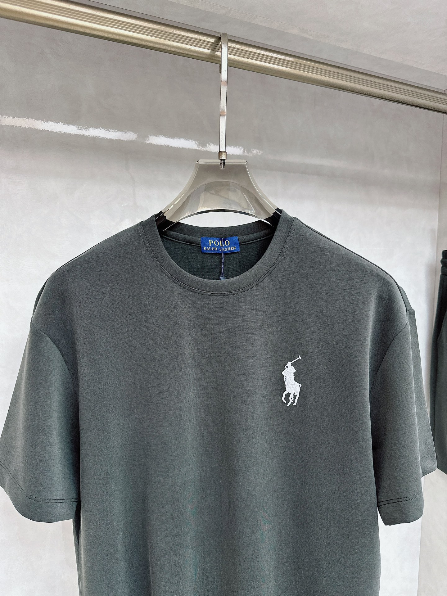 P850 😊🔥🔥5063ss new short-sleeve suit, same for men and women. It’s a great upper body - 图片 3