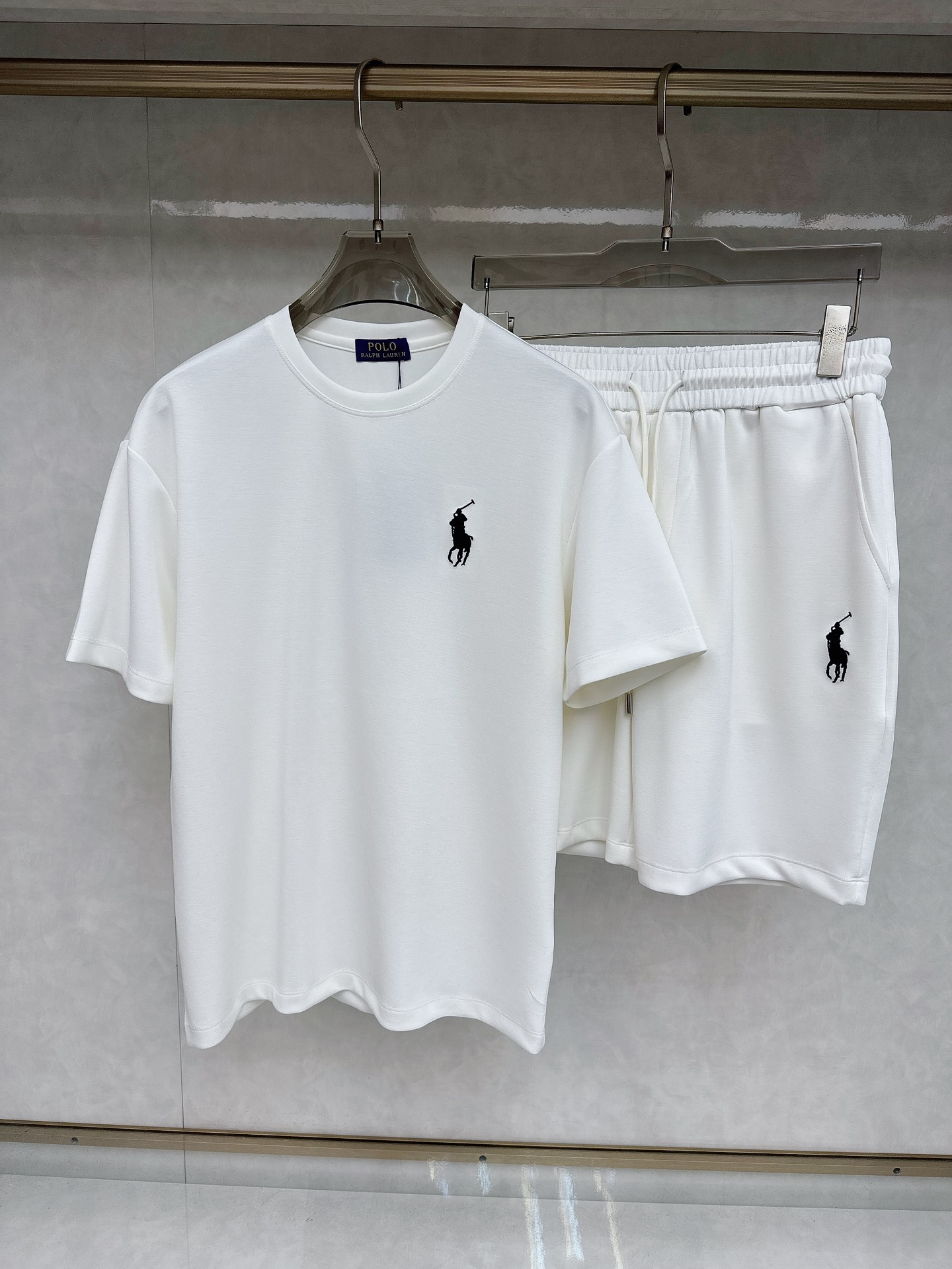 P850 😊🔥🔥5063ss new short-sleeve suit, same for men and women. It’s a great upper body
