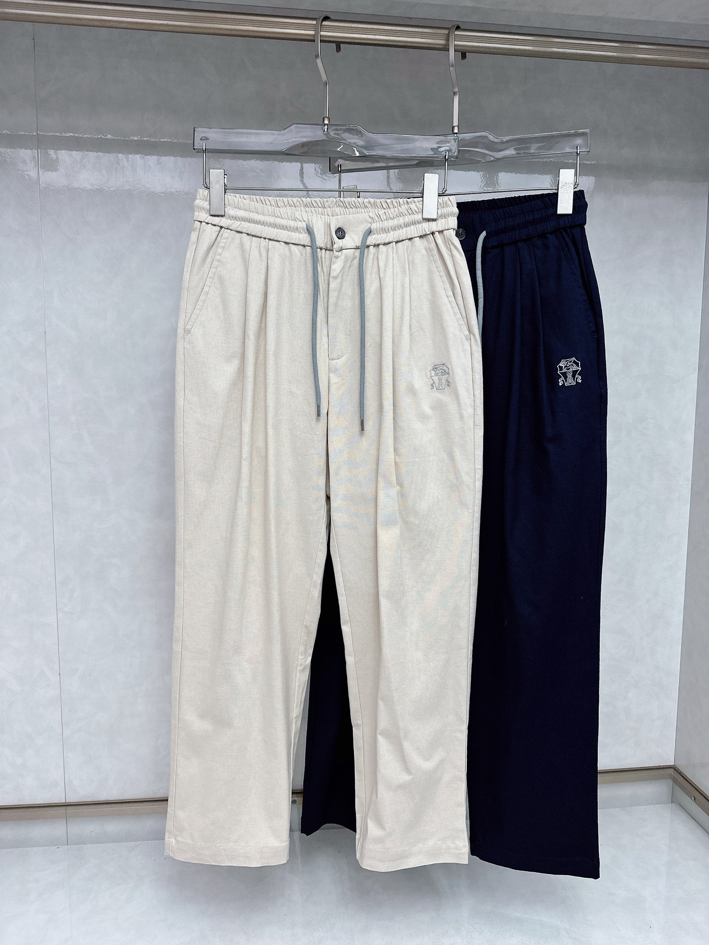 NO:152763,BC 2025 Spring and Summer latest casual pants counter 1:1 top replica, full quality!  A must-have item for trendy people!  The old man who knows the goods quickly starts with size M~3xl, alexander wang19860909BC 2025春夏最新休闲裤专柜1:1顶级复刻,全品相！潮人必备单品！懂货的老铁赶紧下手 尺码M~3xl,,alexander wang,Men's clothing
