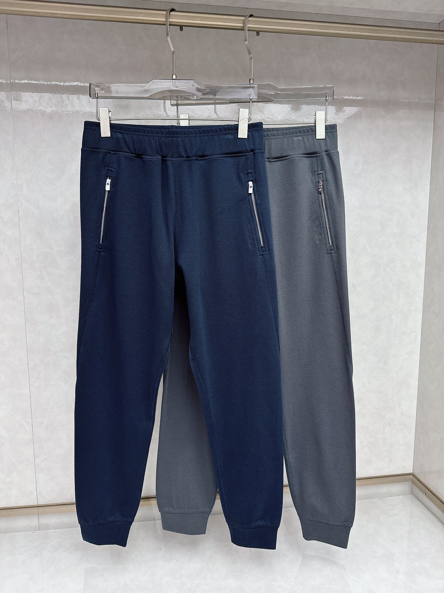 NO:152768,LP Spring and Summer latest casual pants counter 1:1 top replica, full quality!  A must-have item for trendy people!  The old man who knows the goods quickly starts with size M~3xl, loro piano, alexander wang19860909LP 春夏最新休闲裤专柜1:1顶级复刻,全品相！潮人必备单品！懂货的老铁赶紧下手 尺码M~3xl,,loro piana,alexander wang,Men's clothing
