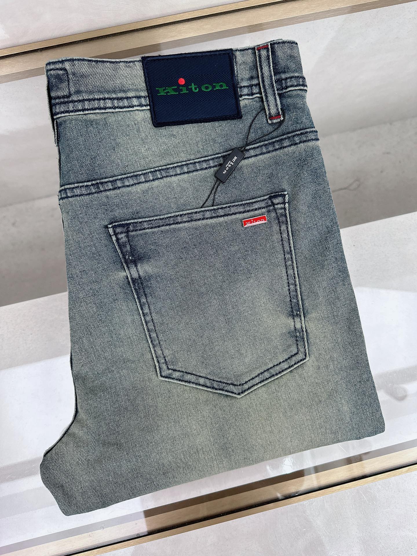 NO:152778,Kiton's new spring and summer model is available in stock, original single hot jeans super custom style, original hardware, super heavy industry technology, excellent style, impeccable details!  The style is not picky, it is very high-end, and the good products are not waiting for everyone. If you like it, hurry up and start, size 29-40, jeans, alexander wang19860909kiton 春夏新款现货上市,原单爆款牛仔裤超级定制款,原版五金,超级重工工艺,版型超赞细节做工无可挑剔！款式不挑人,特别高档,好货不等人,看中赶紧下手,尺码29-40,,jeans,alexander wang,Men's clothing