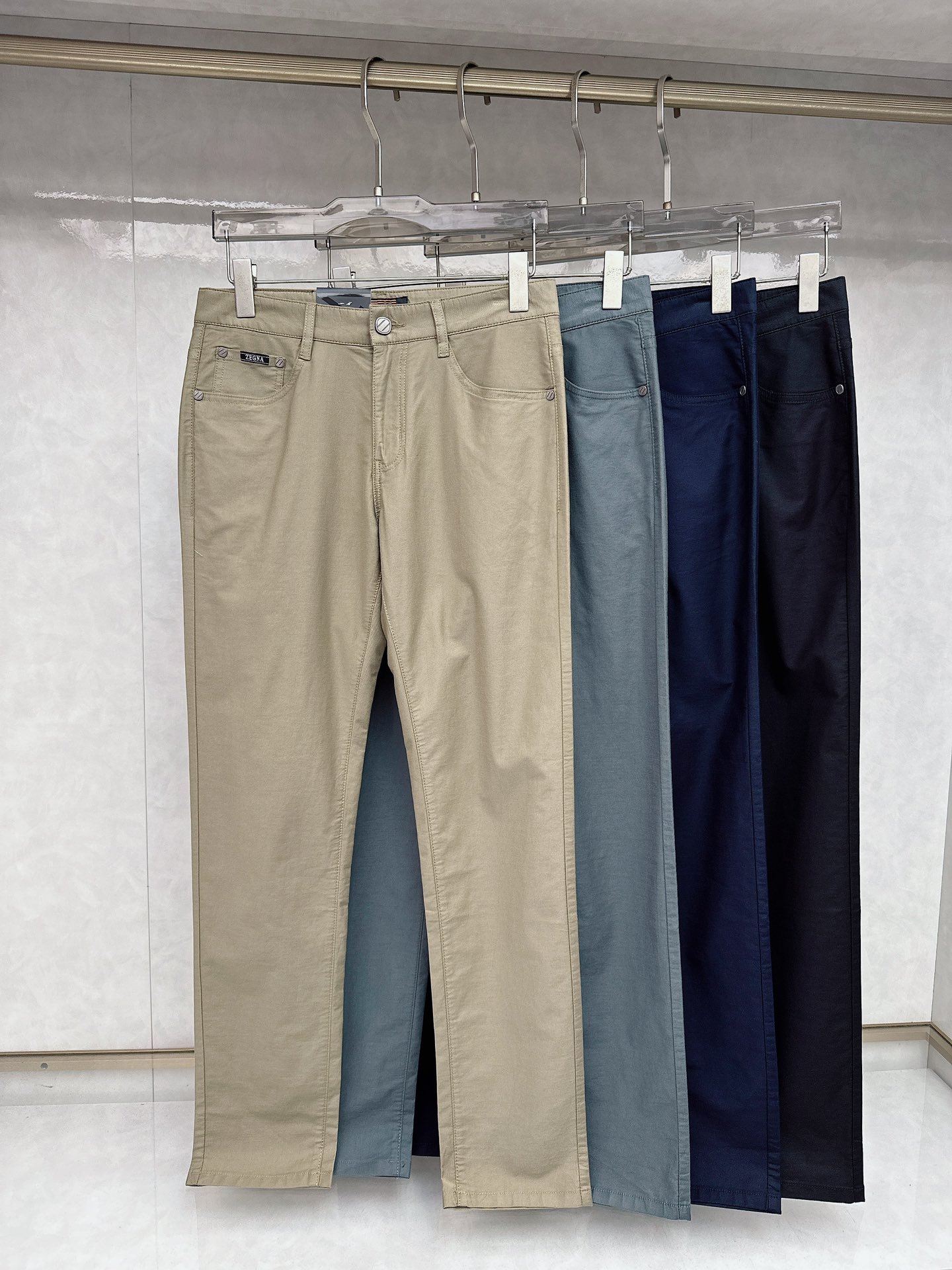 NO:152710,Jenia 2025 spring and summer new five-bag style, denim pocket casual pants, high elastic combed twill cotton, giving it super high comfort!  Brown top cowhide card, hand-sewn four corners, three-dimensional 