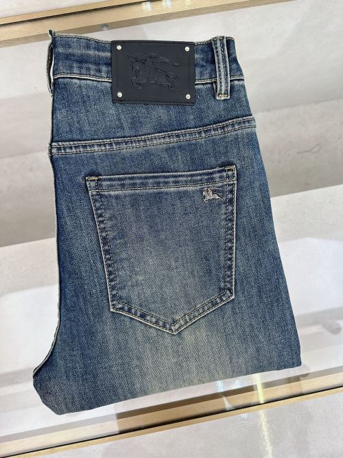 Burberry 2025 Spring/Summer Men's Denim Jeans - Slim Fit, Premium Quality 1 Burberry 2025 Spring/Summer Men's Denim Jeans - Slim Fit, Premium Quality