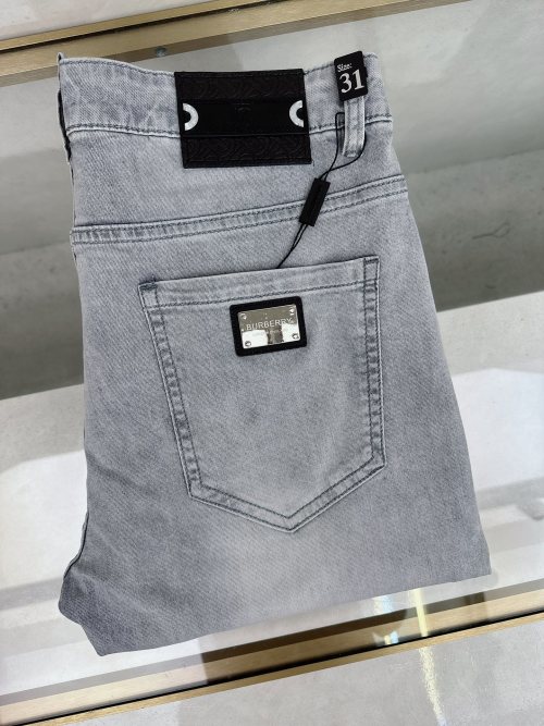 Burberry 2025 Spring/Summer New Arrival Custom Denim Jeans - Premium Quality 1 Burberry 2025 Spring/Summer New Arrival Custom Denim Jeans - Premium Quality
