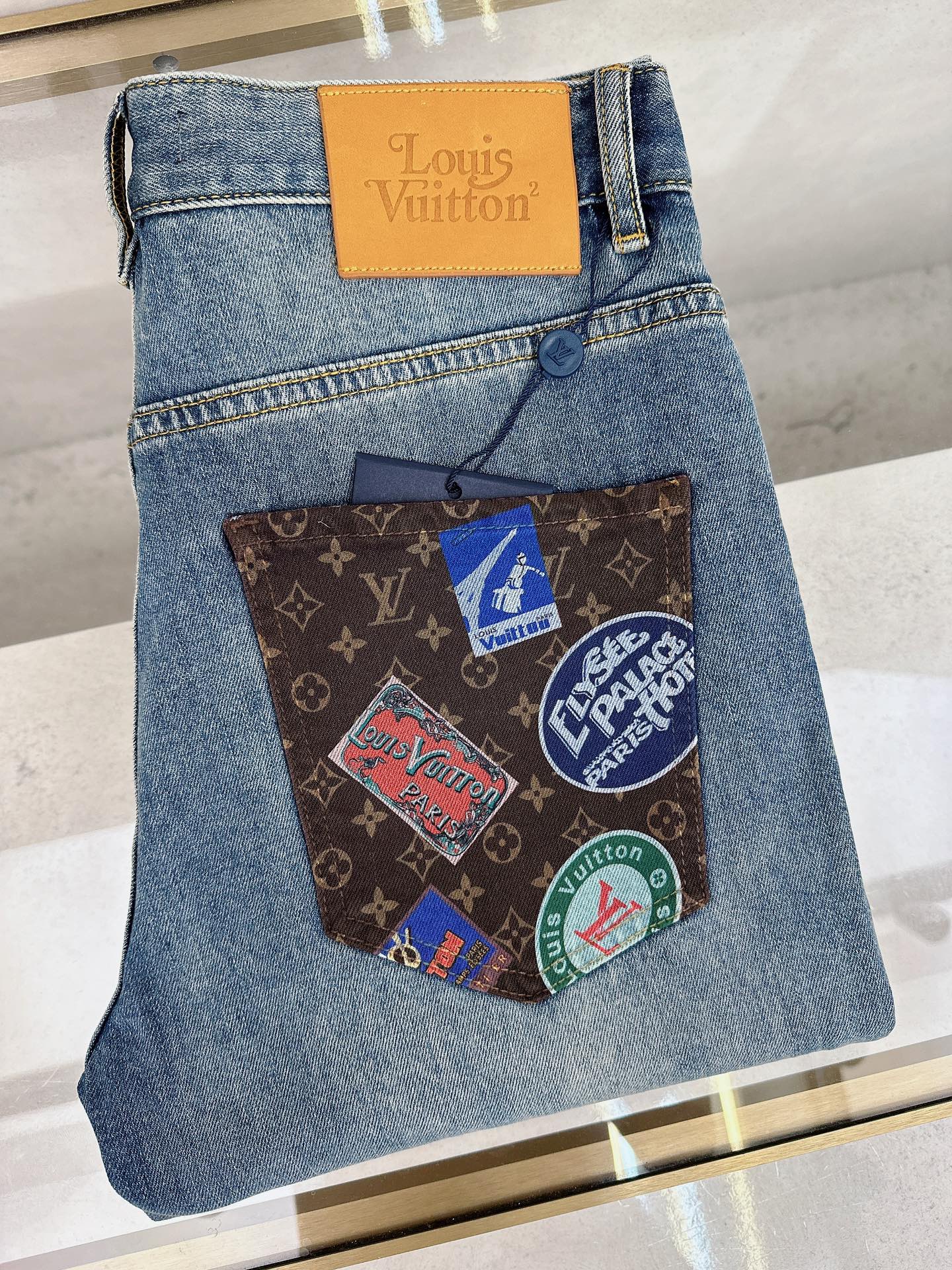 NO:455649,LV 2025 spring and summer new men's casual jeans, top quality!  Channel orders are sold simultaneously on the official website!  !  Original customized denim cotton material!  Suitable for casual/formal outfits ~ the best for daily commuting!  !  Size 29-38 (no 3537), louis vuitton, jeans, alexander wang19860909LV 2025春夏新款男士休闲牛仔裤,顶级品质！渠道订单,官网同步出售！！原厂订制牛仔全棉材质！适合休闲/正装各种搭配～日常通勤的极品！！尺码29-38（没3537）,,louis vuitton,jeans,alexander wang,Men's clothing