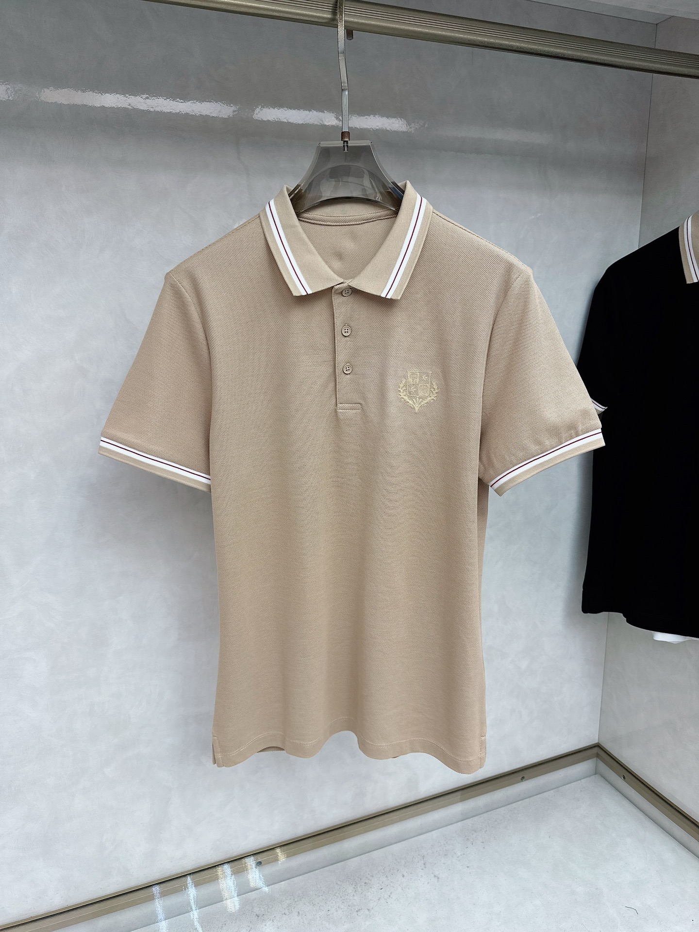  lp。 1955夏季新款首发最新款翻领Polo短袖 高端订制 设计前卫时尚！品牌logo重工艺设计 高