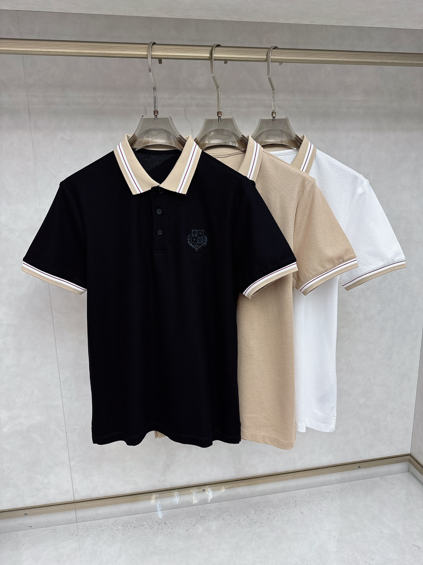  lp。 1955夏季新款首发最新款翻领Polo短袖 高端订制 设计前卫时尚！品牌logo重工艺设计 高