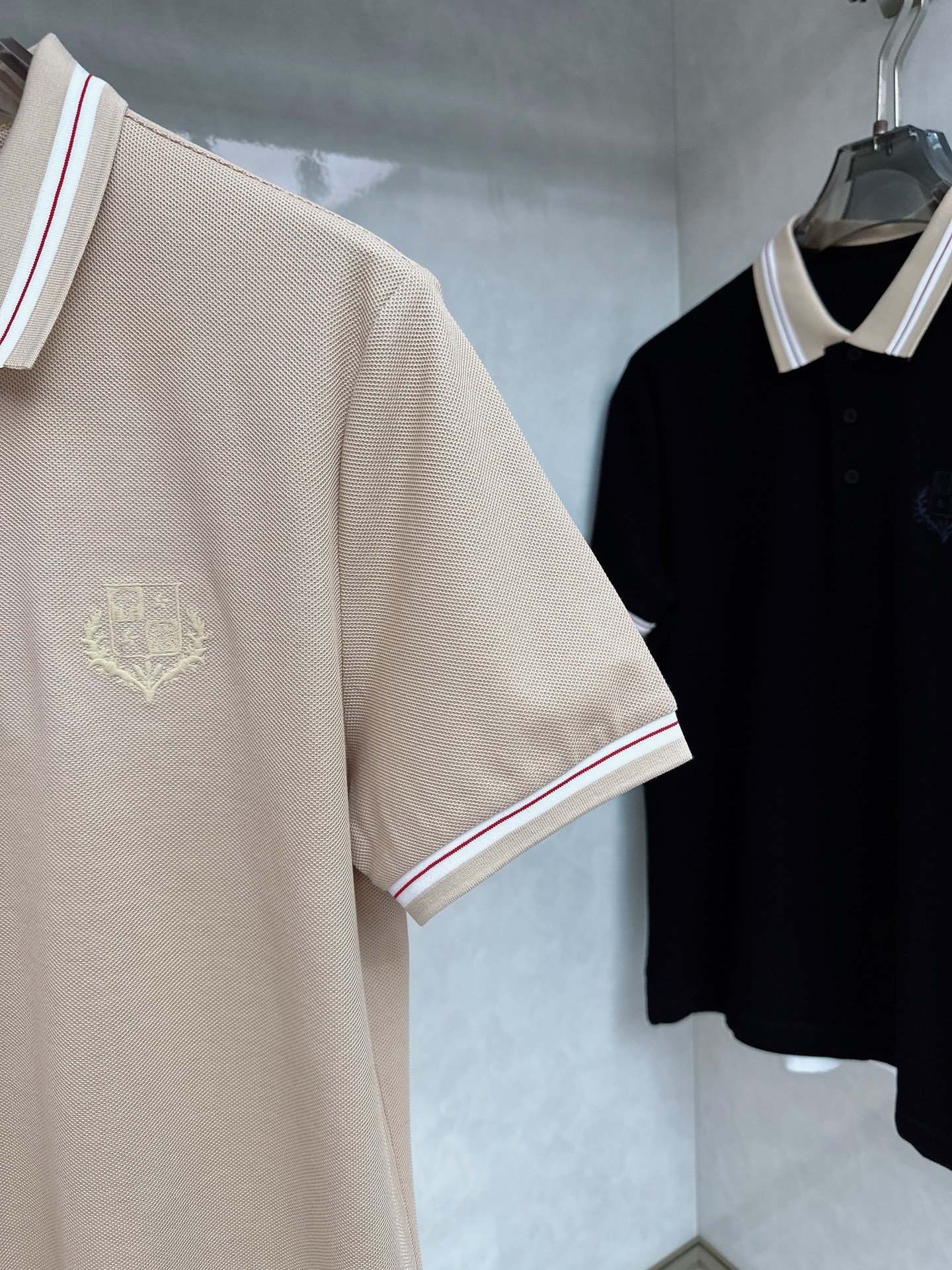  lp。 1955夏季新款首发最新款翻领Polo短袖 高端订制 设计前卫时尚！品牌logo重工艺设计 高