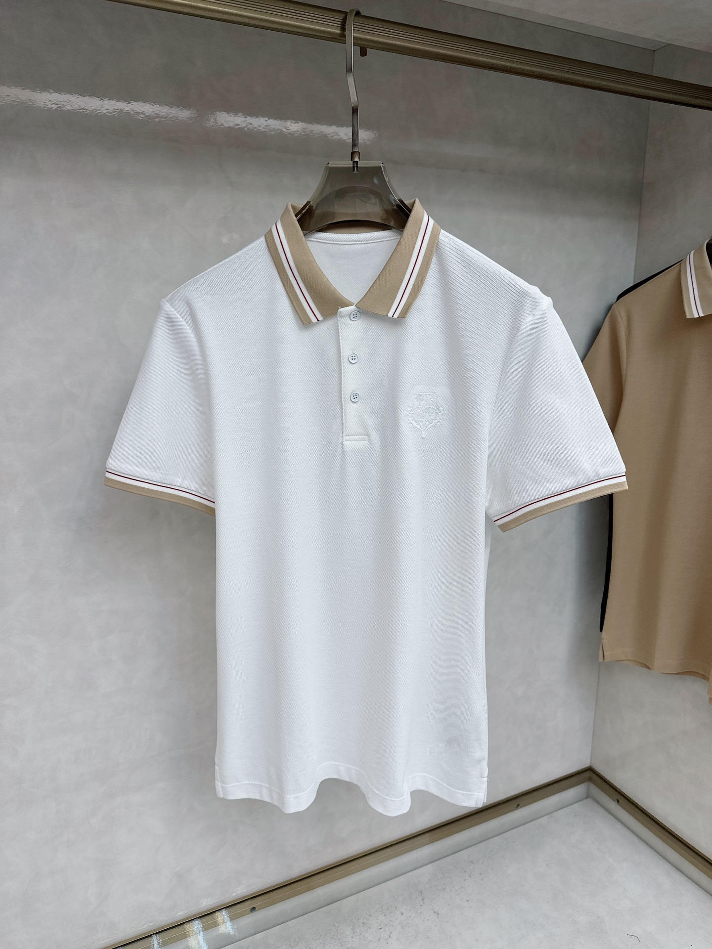  lp。 1955夏季新款首发最新款翻领Polo短袖 高端订制 设计前卫时尚！品牌logo重工艺设计 高