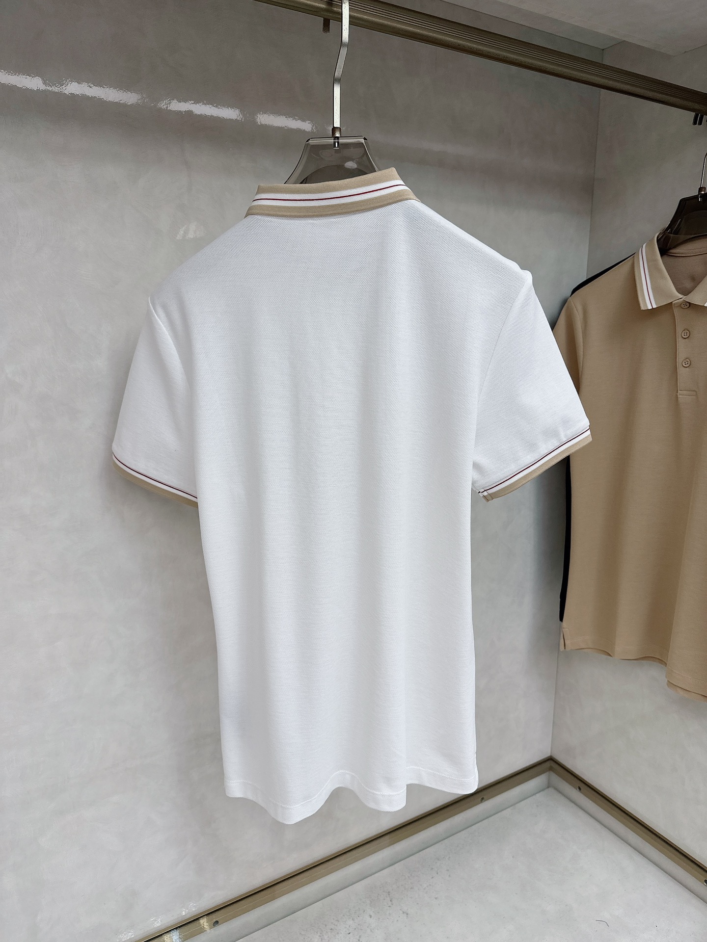  lp。 1955夏季新款首发最新款翻领Polo短袖 高端订制 设计前卫时尚！品牌logo重工艺设计 高