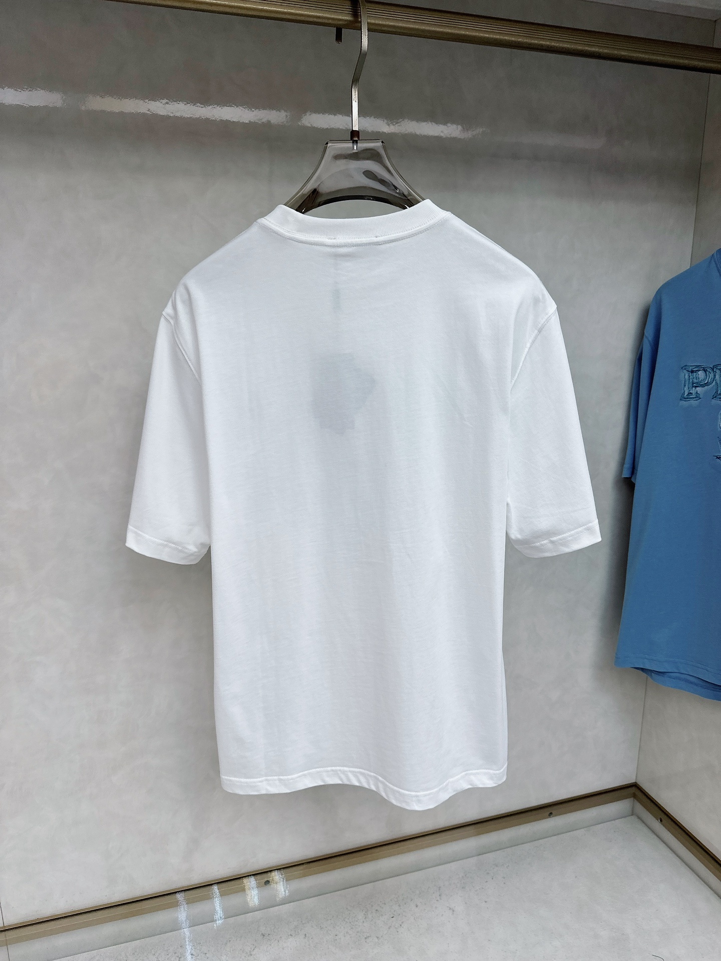 普拉达 25SS春夏新款进口双纱棉布基础圆领短Tee,男女同款后背logo徽标发泡印花装饰休闲短袖T恤