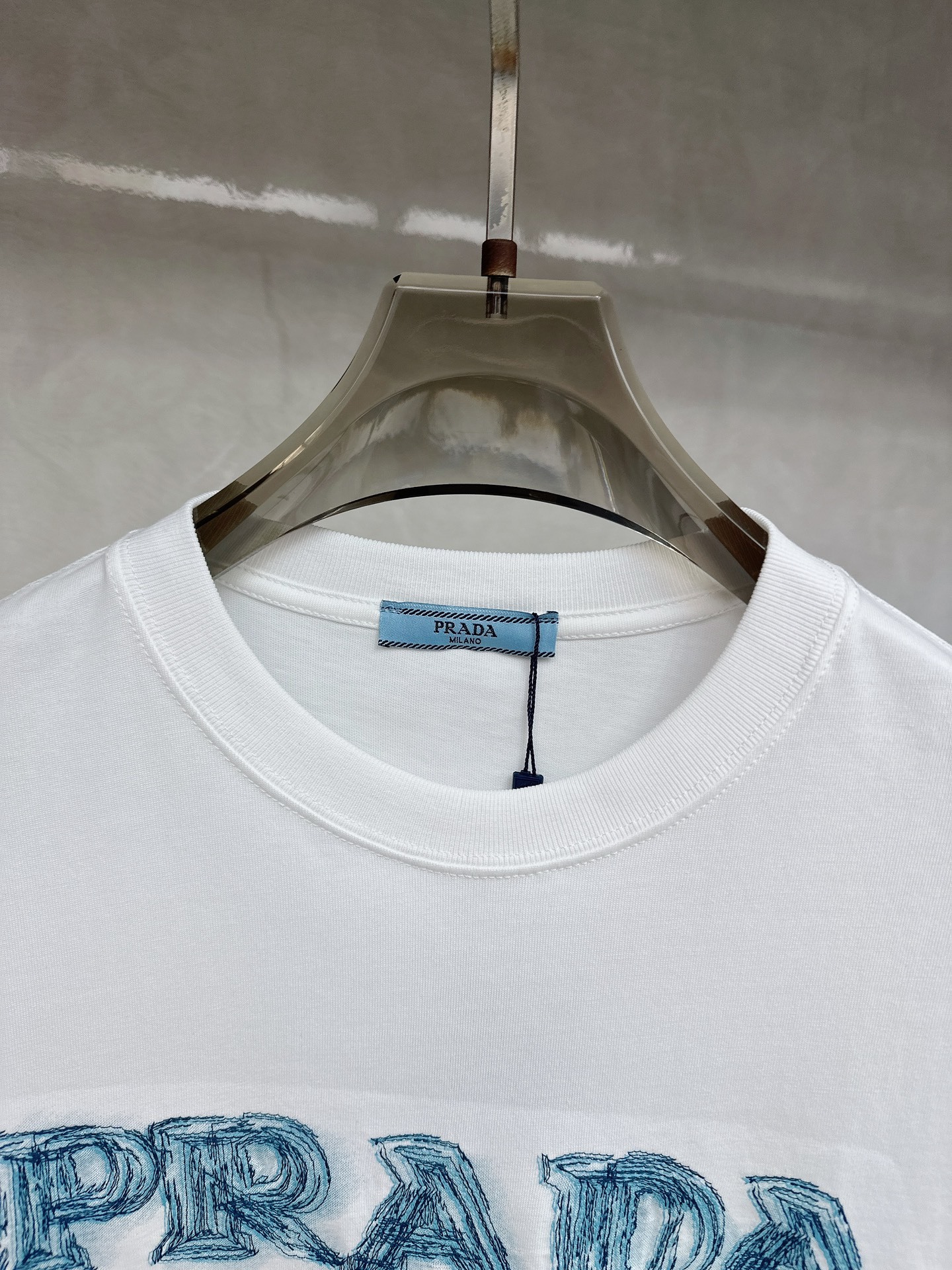 普拉达 25SS春夏新款进口双纱棉布基础圆领短Tee,男女同款后背logo徽标发泡印花装饰休闲短袖T恤