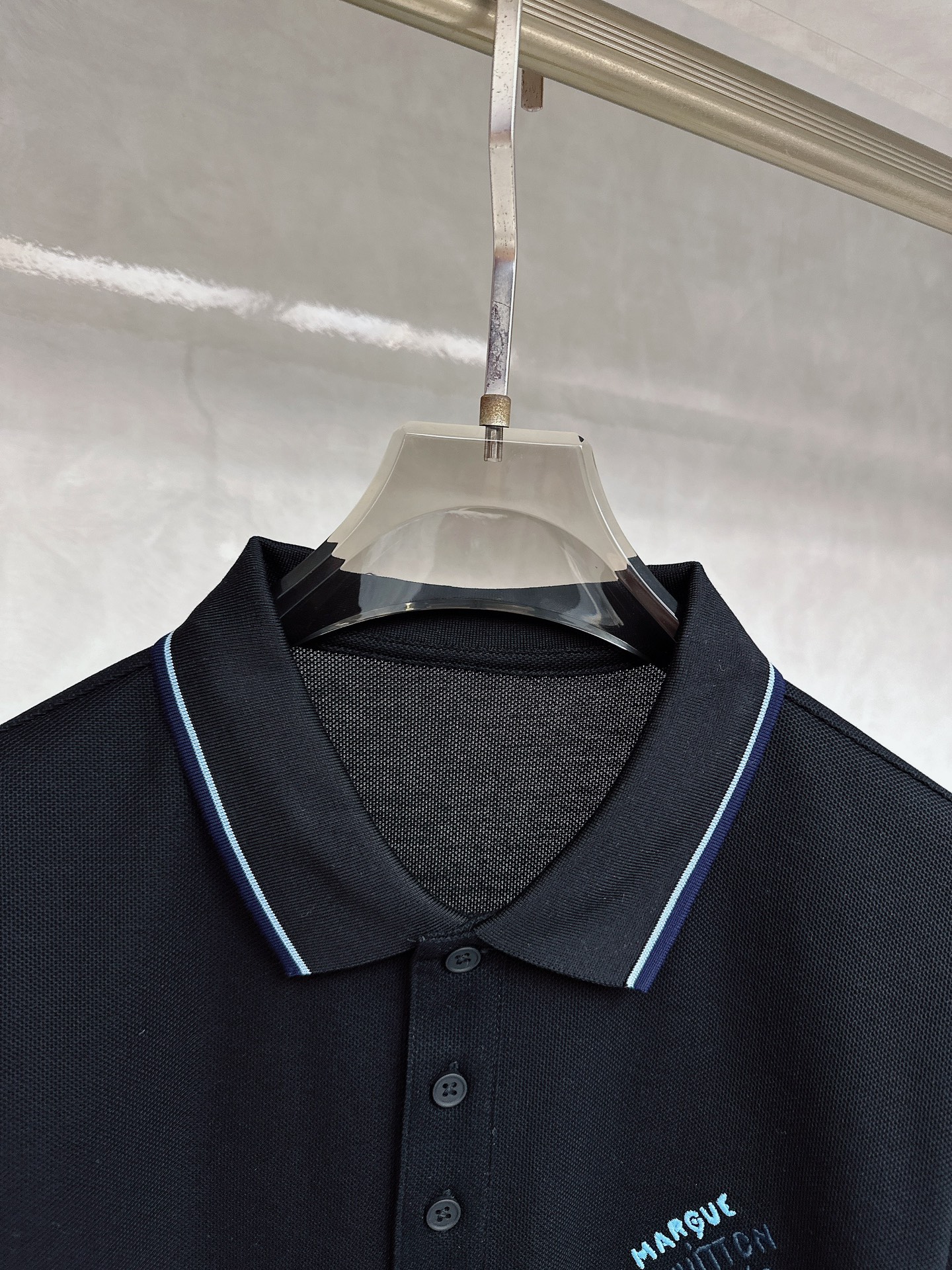  LV 2025夏季新款首发最新款翻领Polo短袖 高端订制 设计前卫时尚！品牌logo重工艺设计 高端