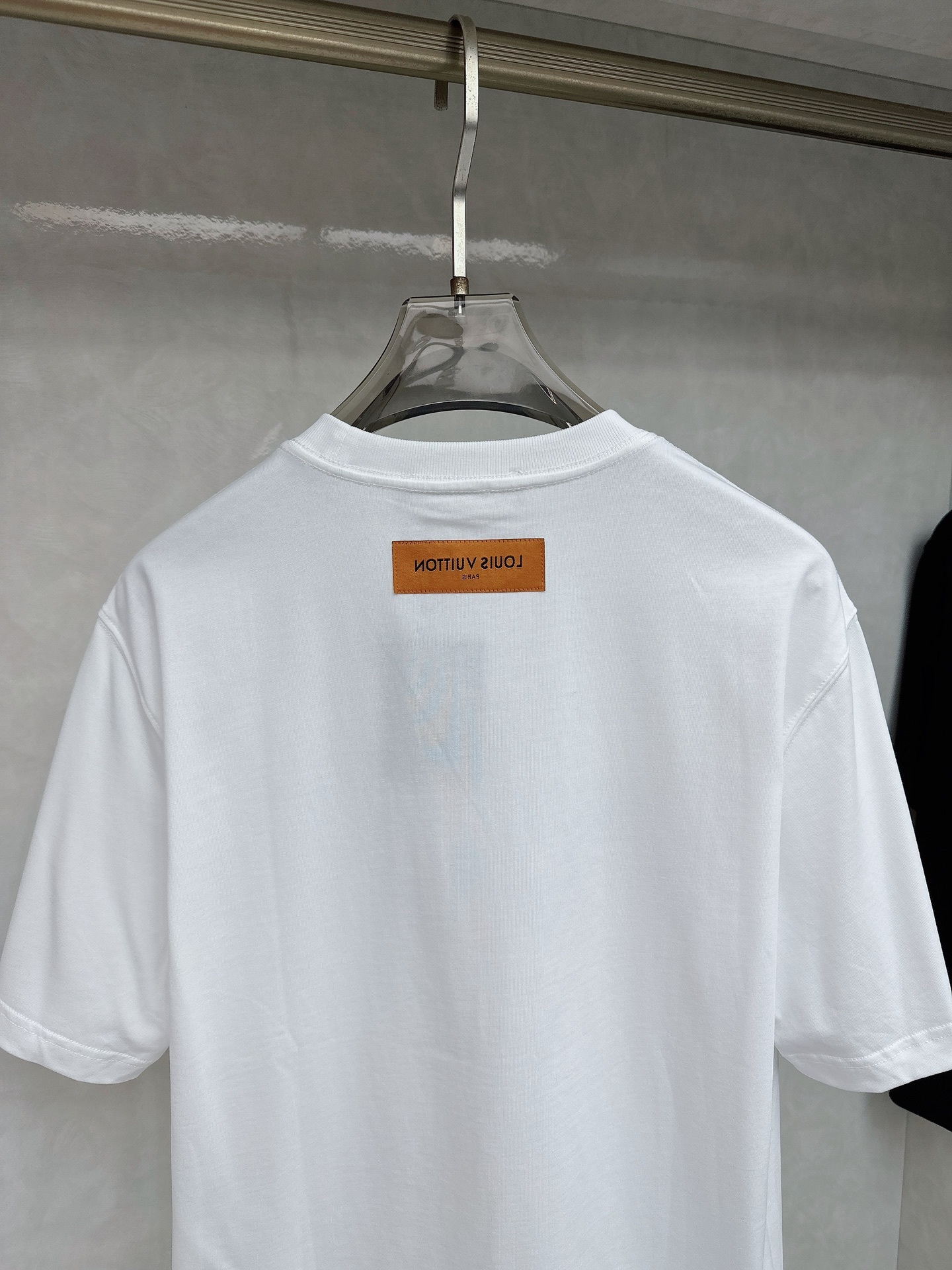 LV 25SS春夏新款进口双纱棉布基础圆领短Tee,男女同款后背logo徽标发泡印花装饰休闲短袖T恤衫