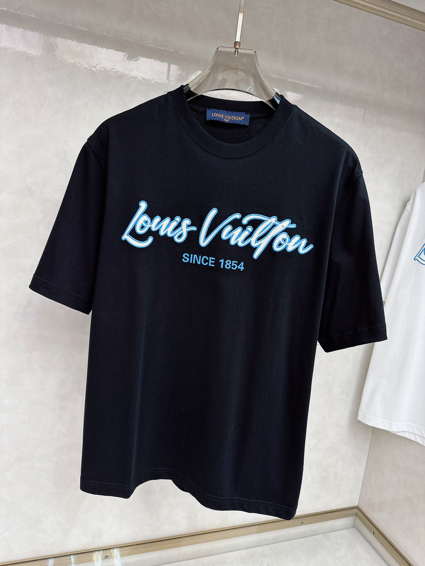  LV 25SS春夏新款进口双纱棉布基础圆领短Tee，男女同款后背logo徽标发泡印花装饰休闲短袖T恤衫