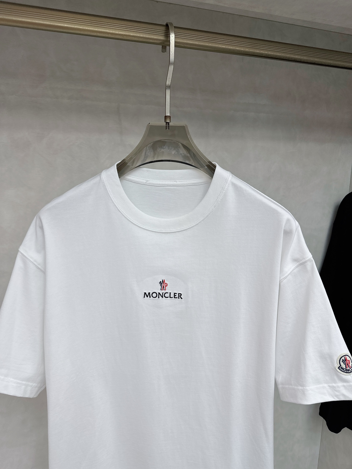  蒙口 25SS春夏新款进口双纱棉布基础圆领短Tee，男女同款后背logo徽标发泡印花装饰休闲短袖T恤衫