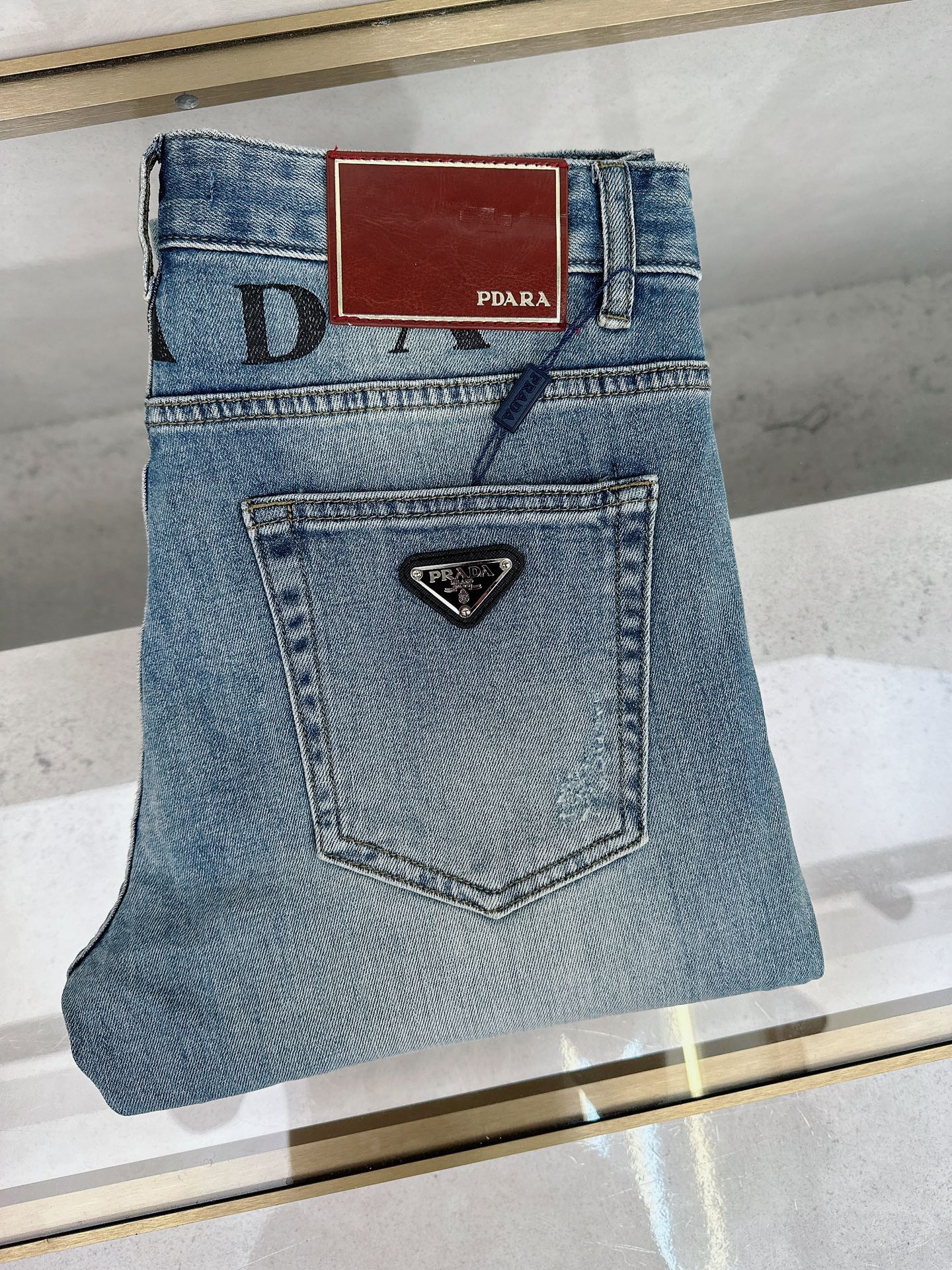 NO:488136,Prada Spring and Summer New Men's Casual Jeans, Top Quality!  Channel orders are sold simultaneously on the official website!  !  Original customized denim cotton material!  Suitable for casual/formal outfits ~ the best for daily commuting!  !  Size 29-38 (no 3537), prada, jeans, alexander wang19860909普拉达 春夏新款男士休闲牛仔裤,顶级品质！渠道订单,官网同步出售！！原厂订制牛仔全棉材质！适合休闲/正装各种搭配～日常通勤的极品！！尺码29-38（没3537）,,prada,jeans,alexander wang,Men's clothing