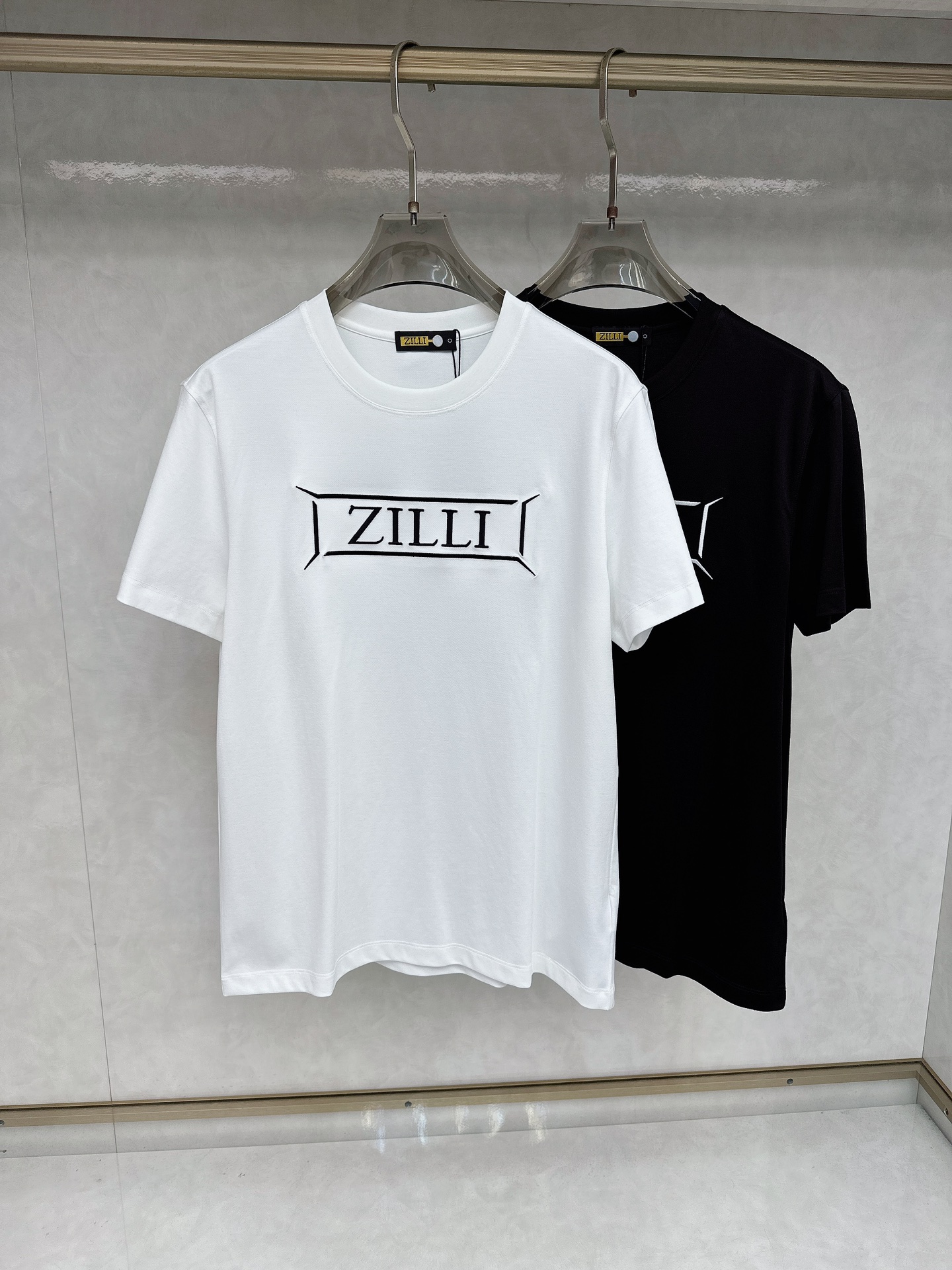 NO:425968,Exclusively available for new original single men's casual spring and summer short sleeves, high-end customization, high-end version, fashionable and versatile imported fabric, super soft and delicate, skin-friendly and comfortable to wear, high-end boutique, OEM factory made the top body very good, men's essential items, three standards, 48-56,, T-shirt, alexander wang19860909独家专供新款原单男士休闲春夏短袖 高端定制 高端版本 时尚百搭爆款进口面料 手感超柔软细腻 穿着亲肤舒适 高端精品 代工厂精细做上身非常赞 男士必备单品 三标齐全 码数48-56,,T-shirt,alexander wang,Men's clothing