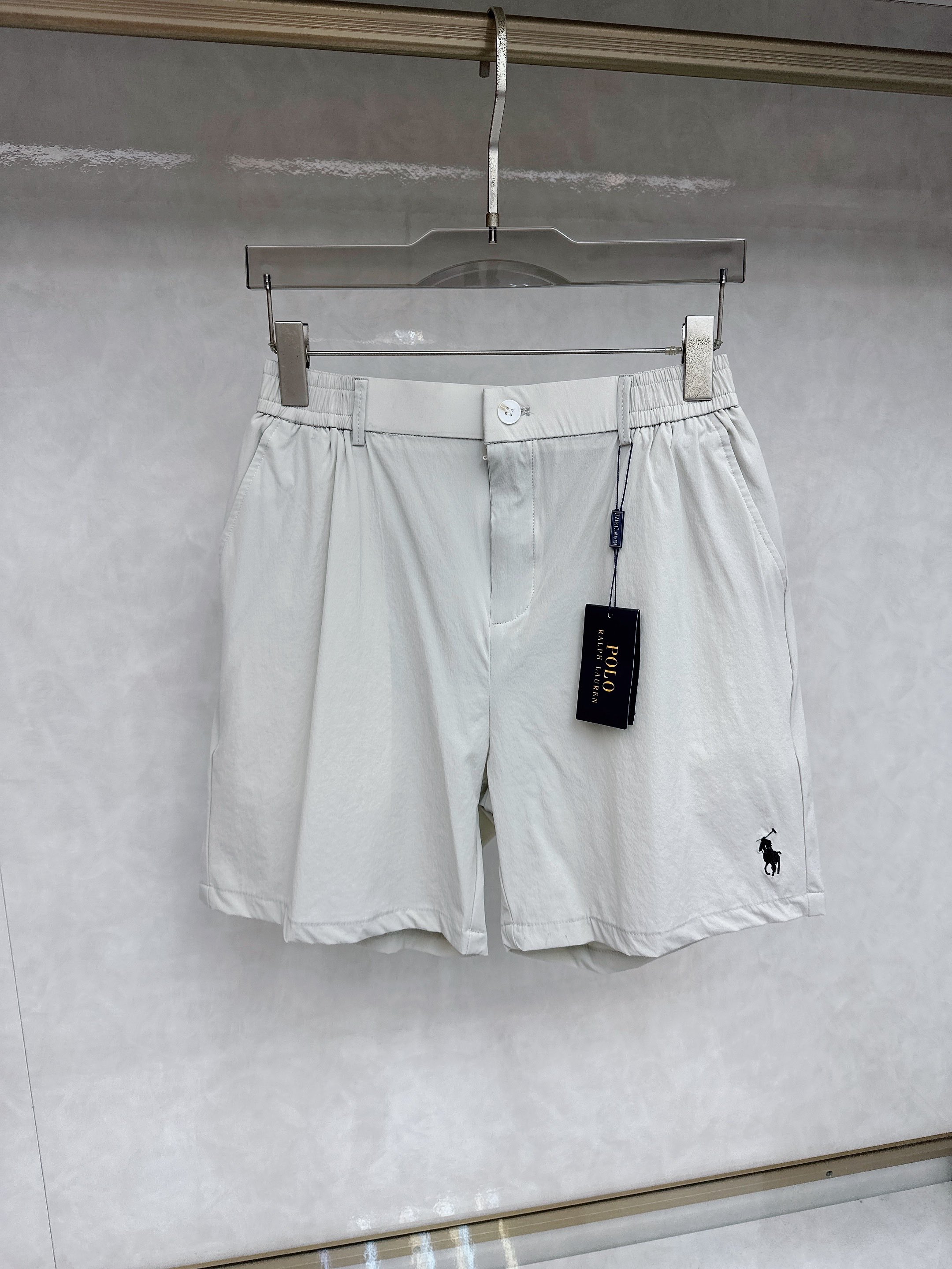 NO:510118,New 2025 summer casual shorts, high-end custom fabric breathable fabric, extremely breathable elastic and comfortable, impeccable details, top-level auxiliary materials, original logo design concept, delicate and soft feel!  The upper body style is excellent!  Size M-3xl, shorts, alexander wang198609092025夏季新款男士休闲短裤,高级定制面料透气面料 透气弹力舒适度极高,细节无可挑剔,顶级辅料配备,原版logo设计理念,手感细腻柔软！上身版型超赞！尺码M-3xl,,shorts,alexander wang,Men's clothing